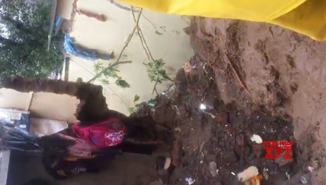 10 killed in landslide as rains pound Mumbai, MMR 10 killed in landslide as rains pound Mumbai, MMR