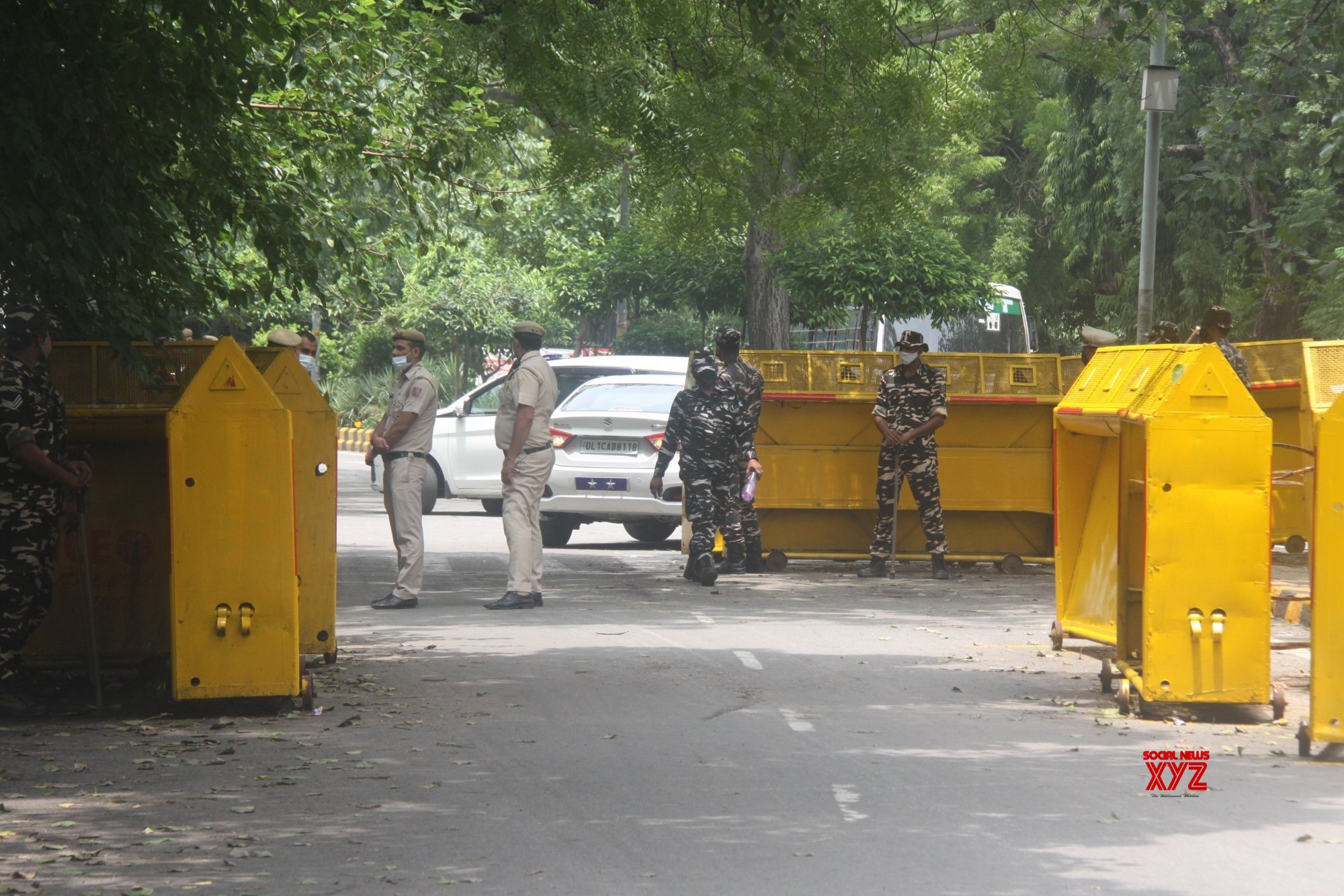 Delhi police beef up security at Jantar Mantar ahead of farmers' protest Delhi police beef up security at Jantar Mantar ahead of farmers' protest