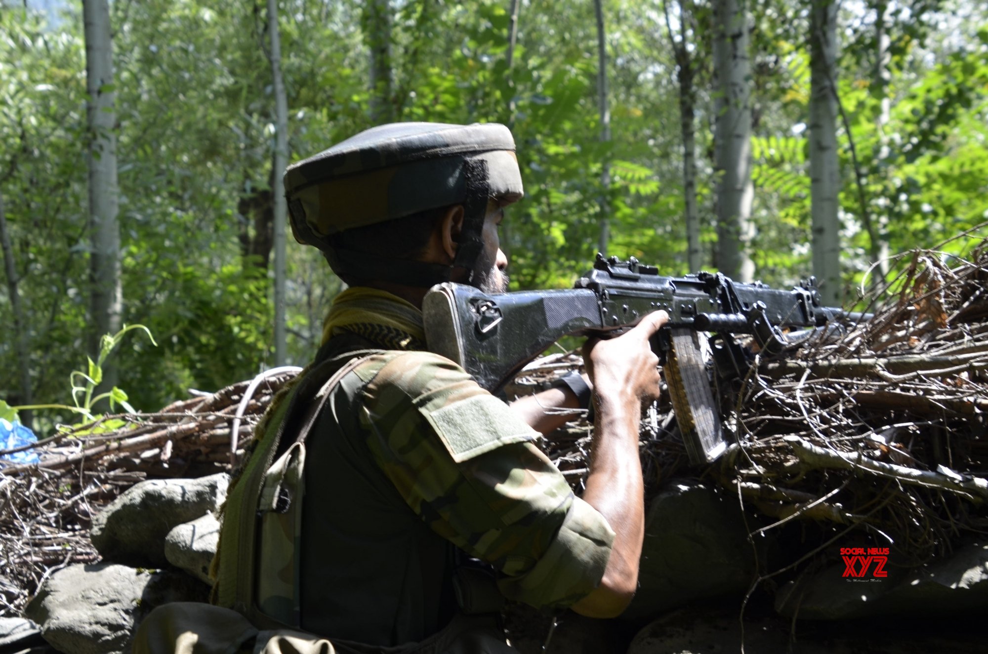 Gunfight breaks out in J&K's Srinagar Gunfight breaks out in J&K's Srinagar