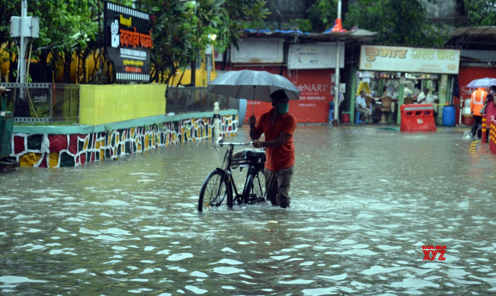 Flood-scarred Maha's toll zooms to 149, 2.29 lakhs evacuated Flood-scarred Maha's toll zooms to 149, 2.29 lakhs evacuated