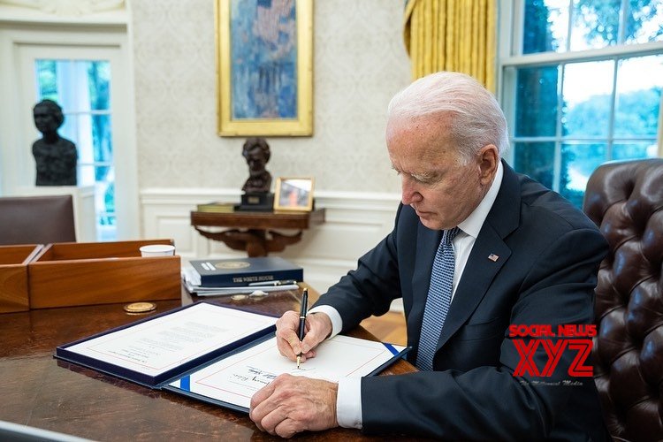 Biden signs law to ban Huawei, ZTE from doing business in US Biden signs law to ban Huawei, ZTE from doing business in US