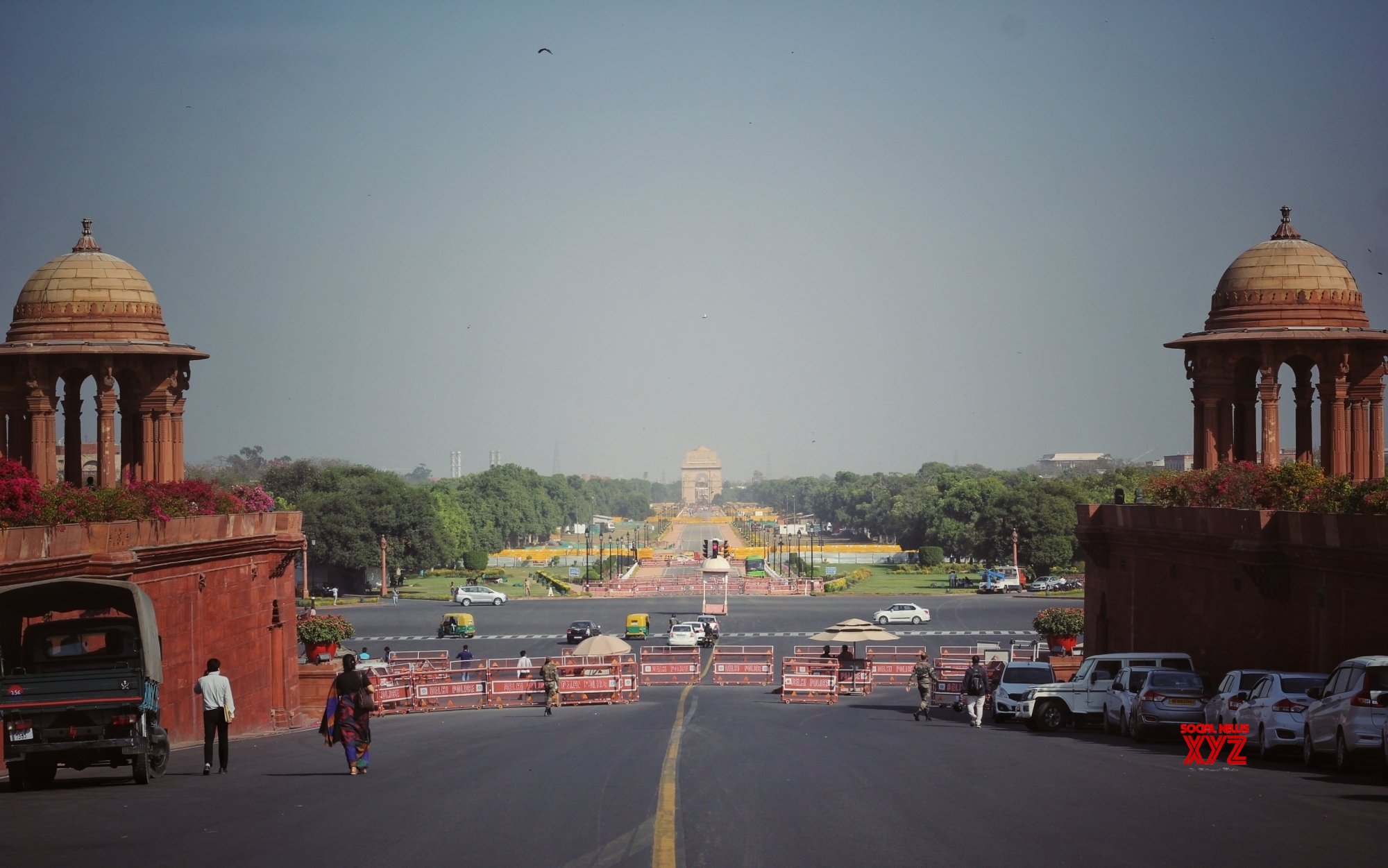 Delhi wakes up to clear sky on Sunday Delhi wakes up to clear sky on Sunday