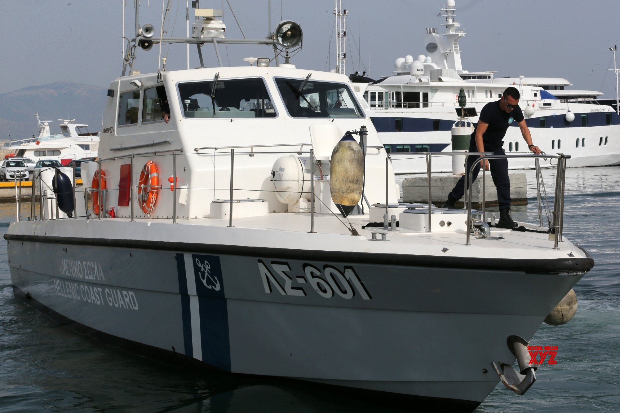 18 people rescued after tourist boat capsizes in Greece 18 people rescued after tourist boat capsizes in Greece