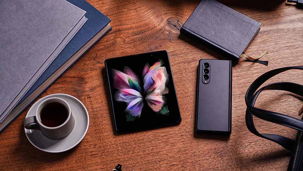 Samsung patents dual-fold smartphone Samsung patents dual-fold smartphone