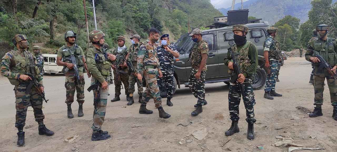 CRPF to provide security to CBI teams probing post-poll violence in Bengal CRPF to provide security to CBI teams probing post-poll violence in Bengal