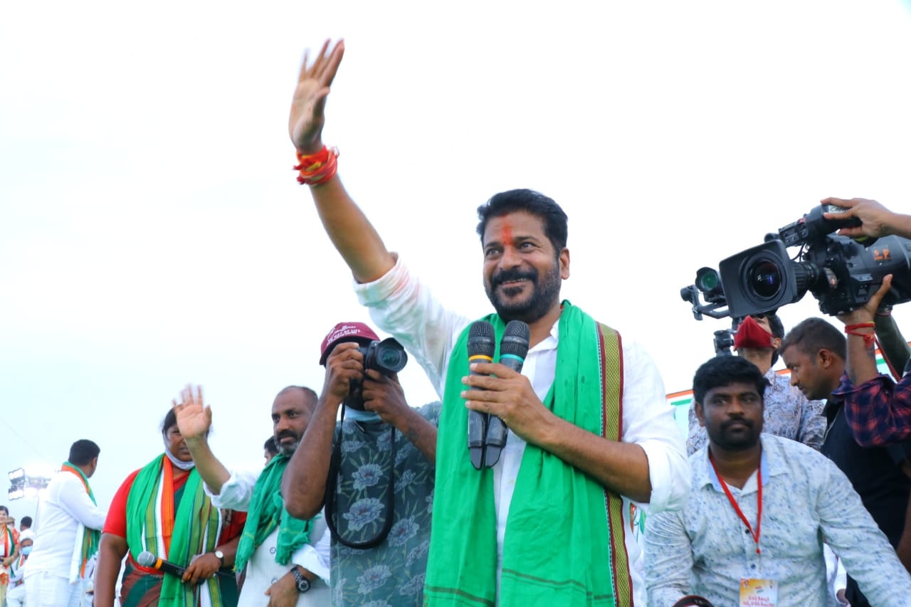 Telangana Congress chief held ahead of protest at CM's farmhouse Telangana Congress chief held ahead of protest at CM's farmhouse