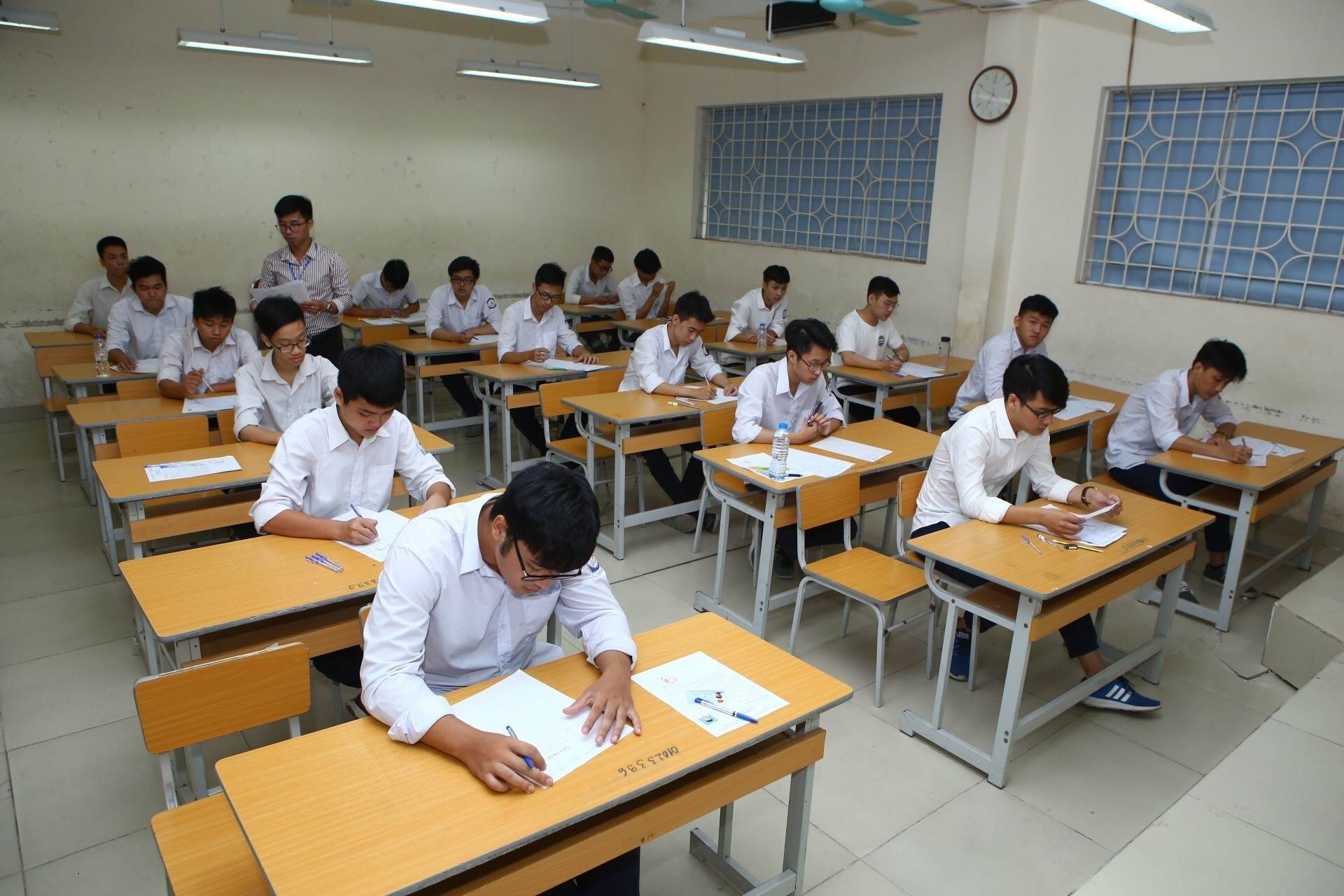 Hanoi cancels high school reopening Hanoi cancels high school reopening
