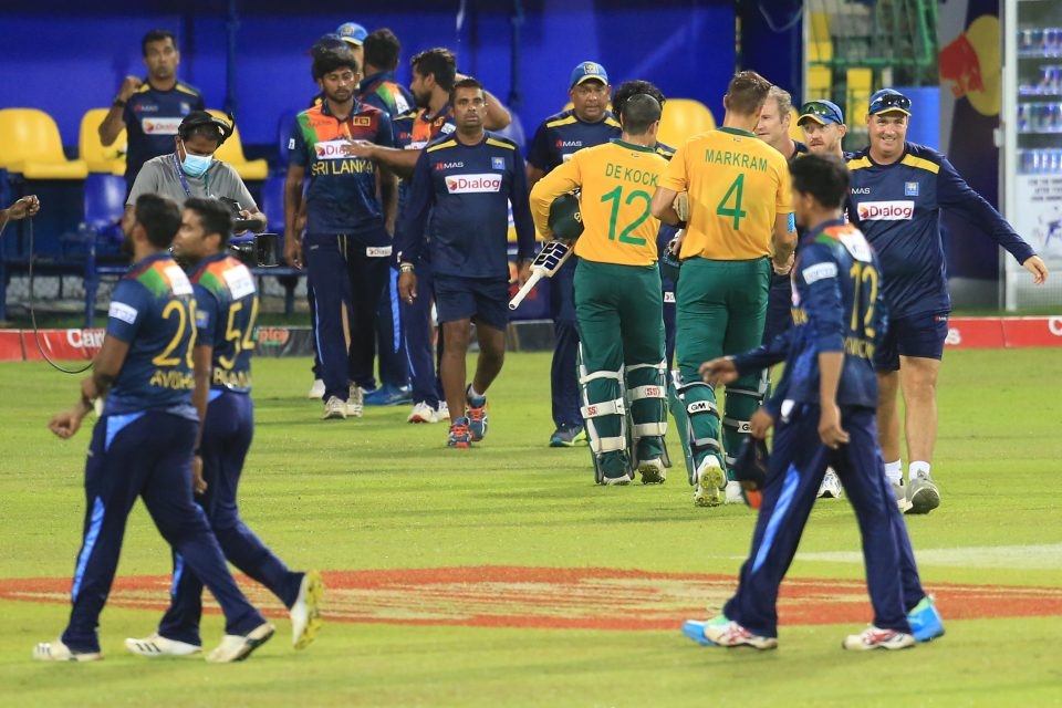 De Kock's half century, Shamsi's bowling help SA clinch T20I series vs Sri Lanka De Kock's half century, Shamsi's bowling help SA clinch T20I series vs Sri Lanka