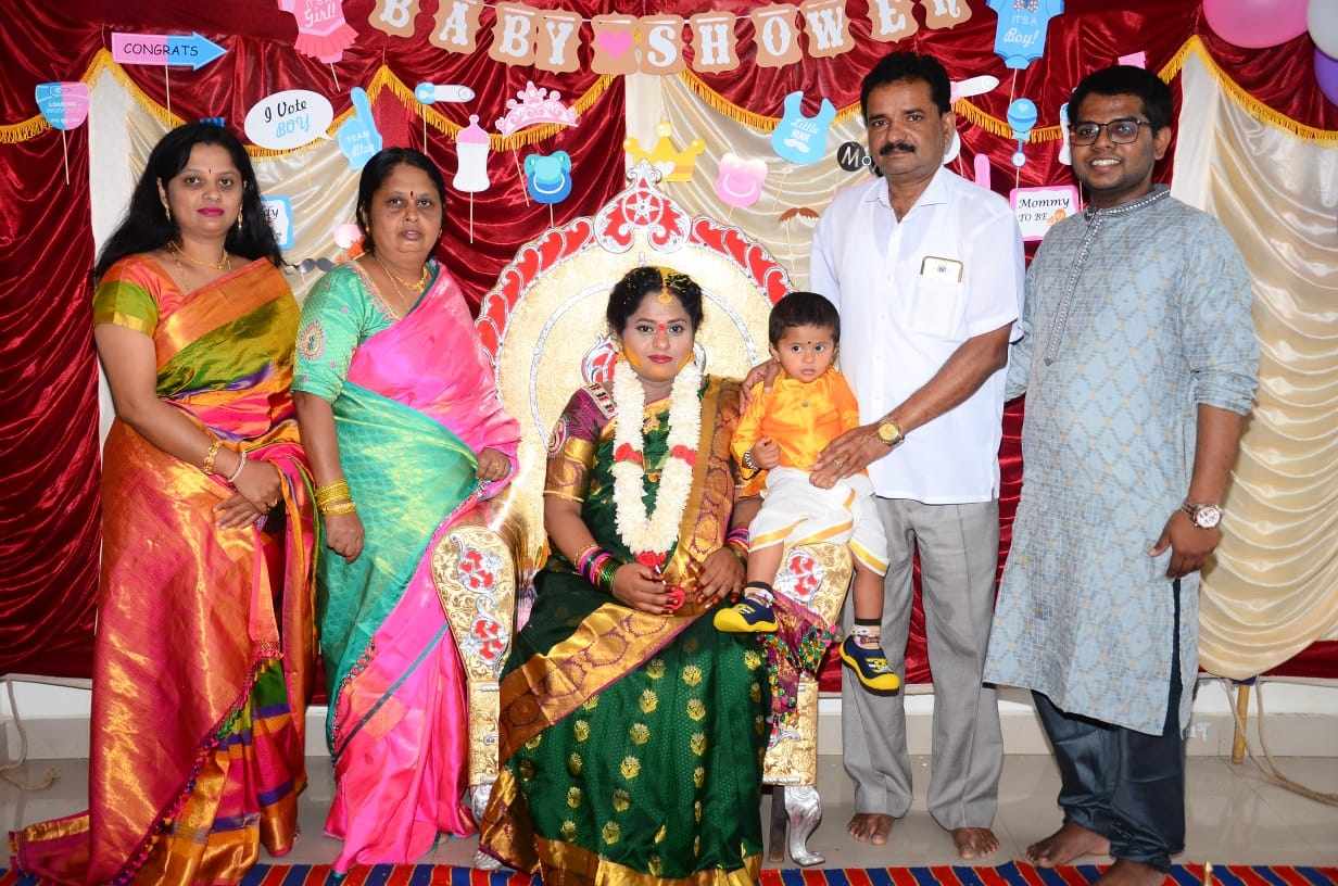 K'taka suicide horror: Minor girl lived with 5 dead bodies for 5 days K'taka suicide horror: Minor girl lived with 5 dead bodies for 5 days