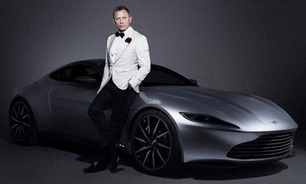 Daniel Craig gets emotional on last day on James Bond set Daniel Craig gets emotional on last day on James Bond set
