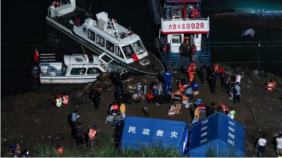 8 killed, 7 missing after passenger boat overturns in China 8 killed, 7 missing after passenger boat overturns in China