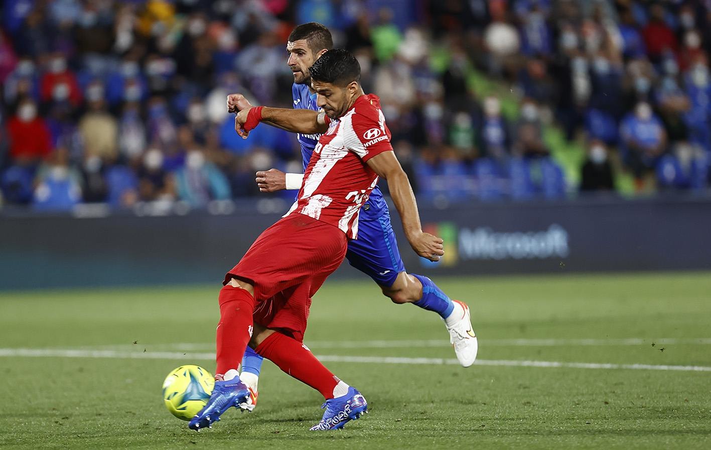 Suarez brace lifts Atletico back to top of La Liga Suarez brace lifts Atletico back to top of La Liga