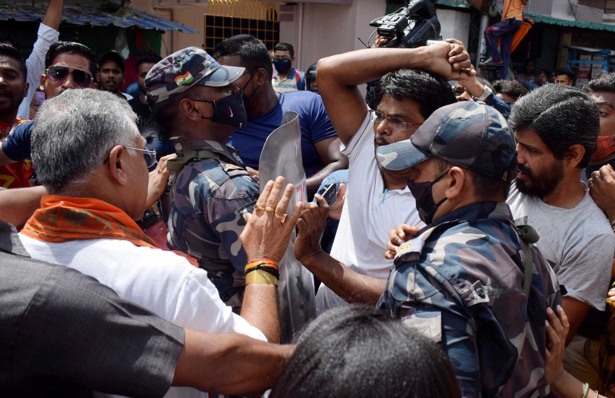 EC takes cognisance of Dilip Ghosh incident, seeks report EC takes cognisance of Dilip Ghosh incident, seeks report