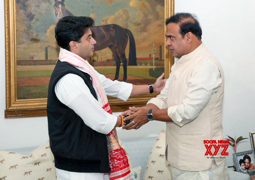 New Delhi: Union Minister Jyotiraditya M. Scindia meets Assam Chief Minister Himanta Biswa Sarma in New Delhi on Tuesday, December 03, 2024. (Photo: IANS)
