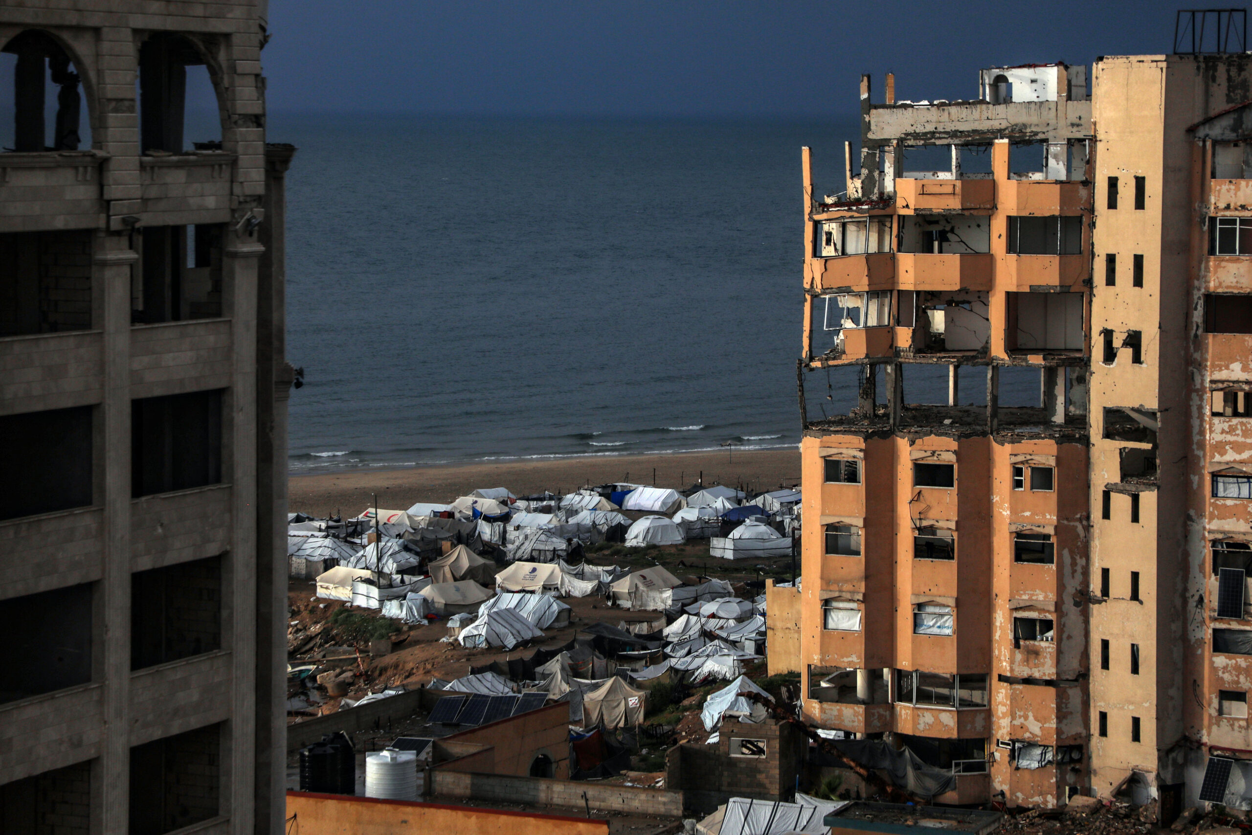 Gaza: Photo taken on March 25, 2026, shows the temporary tents for displaced Palestinians, in west of Gaza City. (Xinhua via IANS)