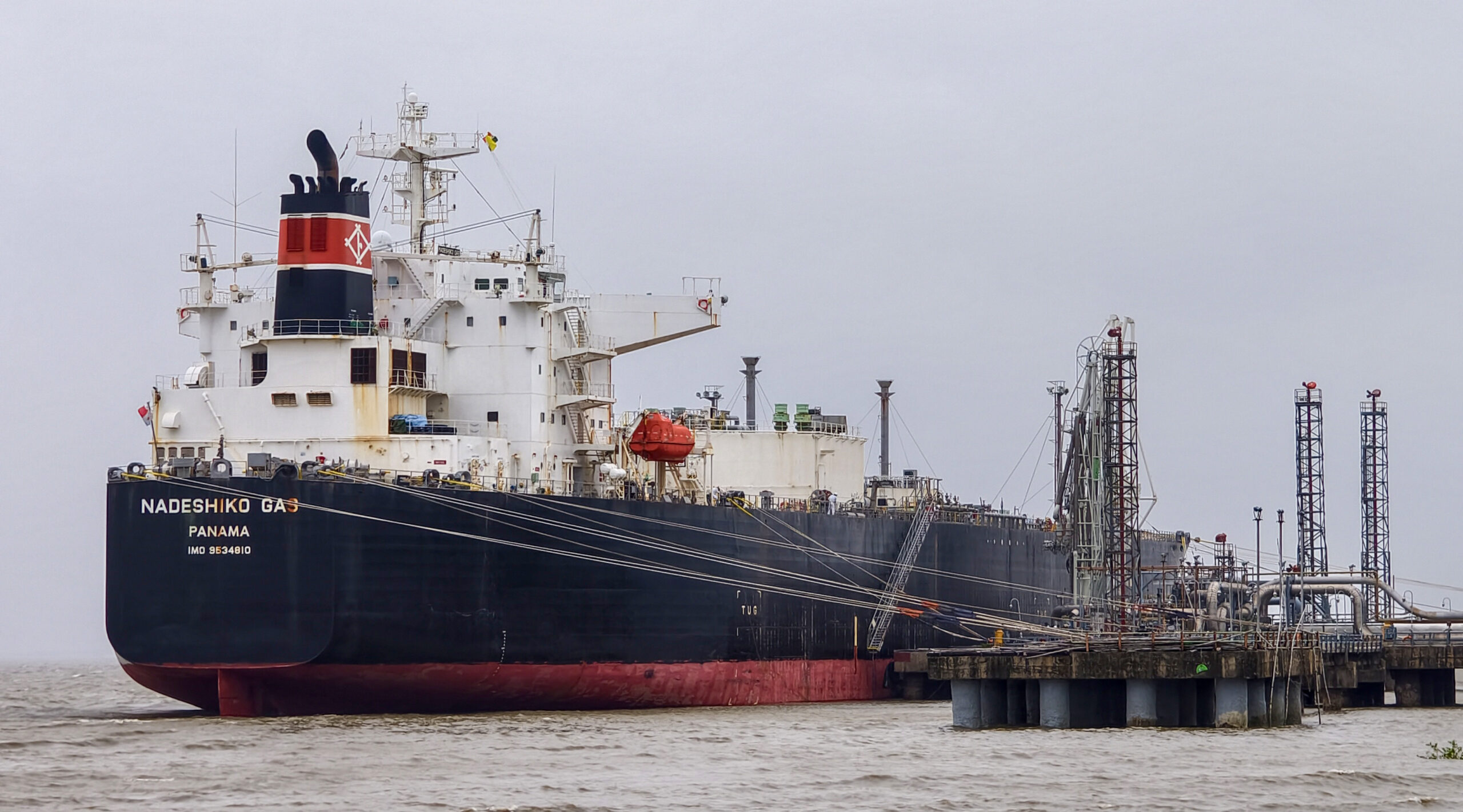 Purba Medinipur: Ship movements disrupted amid port work stoppage #Gallery Purba Medinipur: Ship movements disrupted amid port work stoppage #Gallery