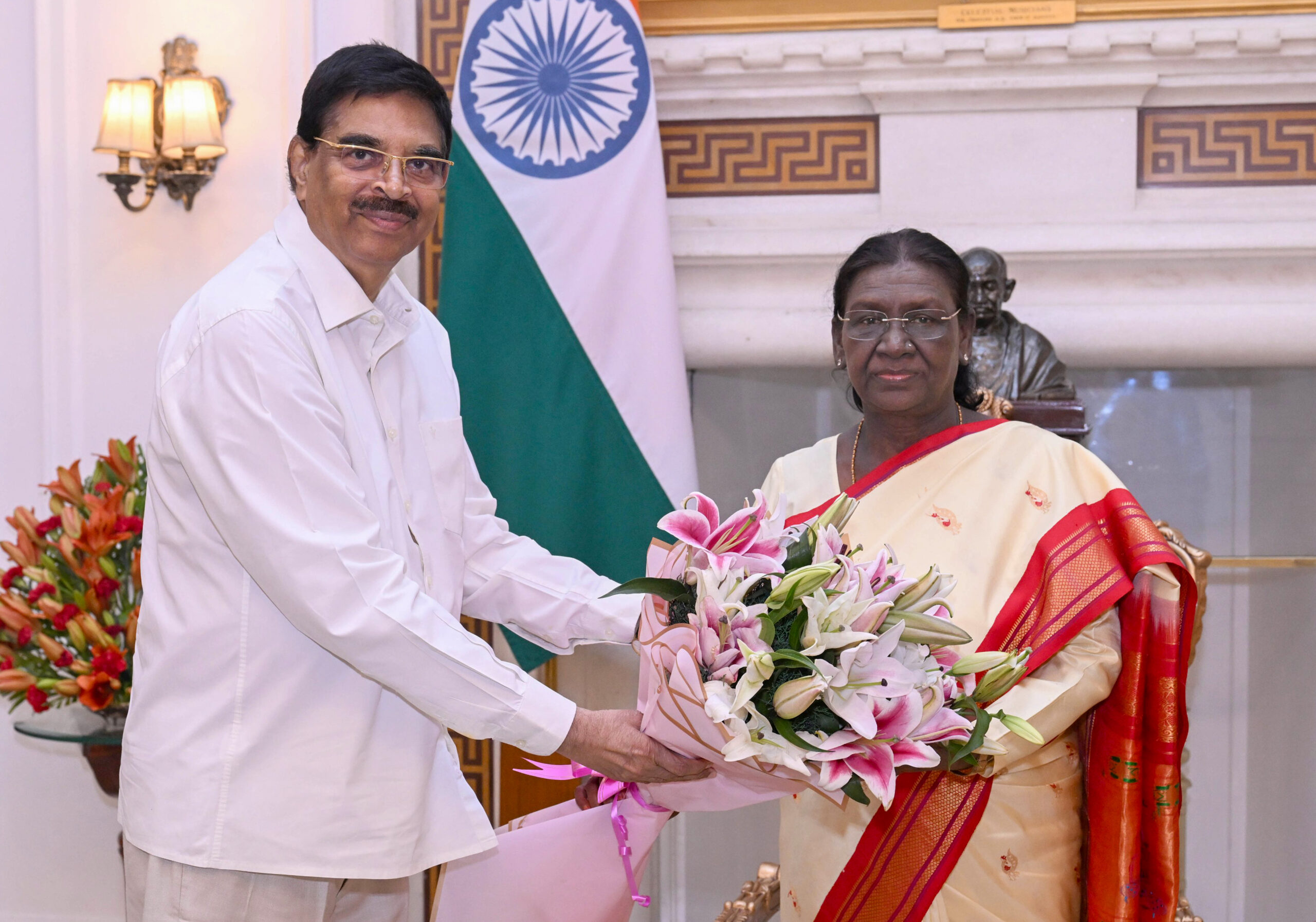 New Delhi: Odisha Governor Hari Babu Kambhampati meets President Droupadi Murmu at Rashtrapati Bhavan in New Delhi on Friday, September 4, 2026. (Photo: IANS/X/@rashtrapatibhvn)