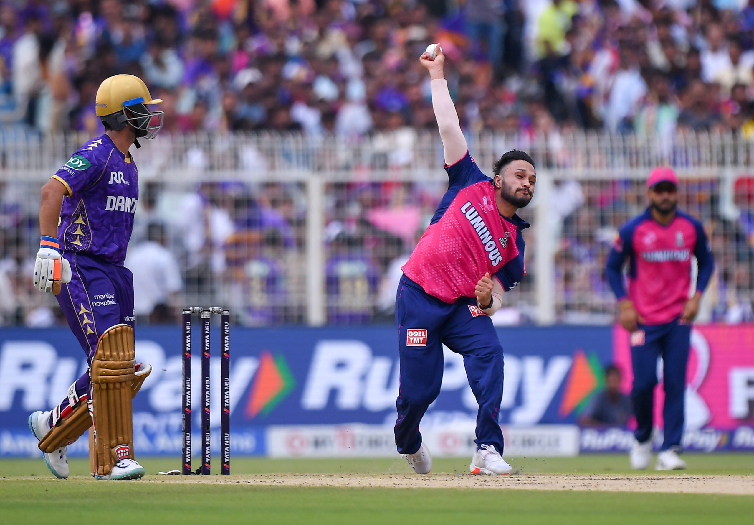 Kolkata: Rajasthan Royals' Akash Madhwal bowls a delivery during the Indian Premier League match between Kolkata Knight Riders and Rajasthan Royals at Eden Gardens, Kolkata, Sunday, May 04, 2025. (IANS)