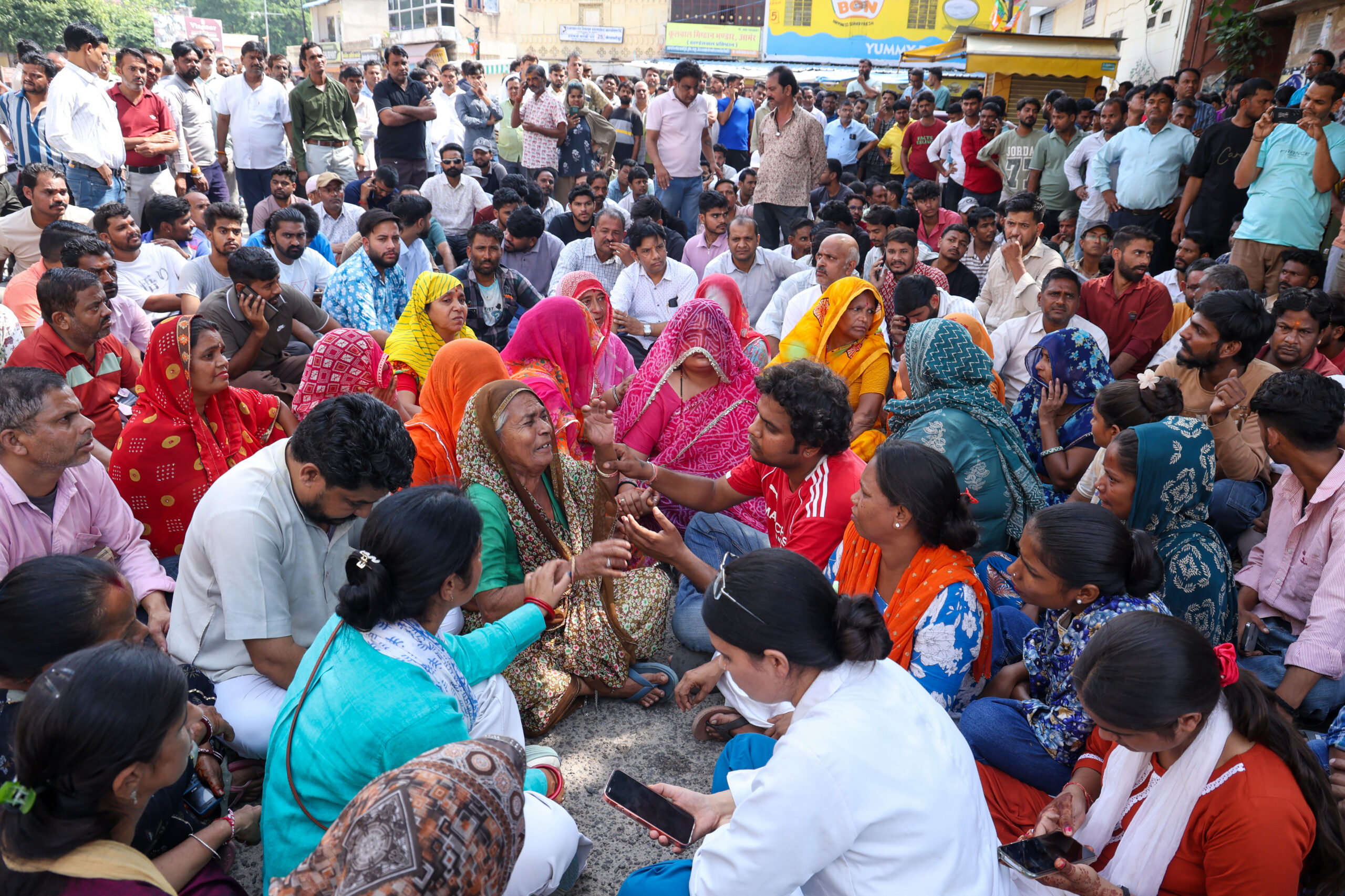 Jaipur: Local residents stage a protest and observe a market shutdown demanding strict action against the accused after a tourist guide succumbed to injuries sustained in a knife attack near Mawtha Sarovar, in Amer, Jaipur, Rajasthan, on Tuesday, September 8, 2026. (Photo: IANS)