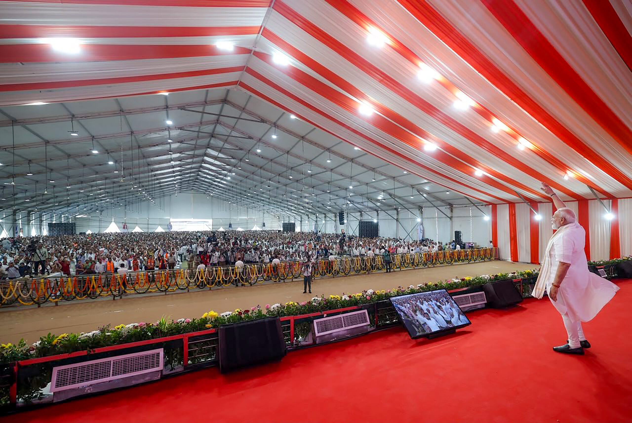 PM Modi Participates in a programme in Navsari #Gallery PM Modi Participates in a programme in Navsari #Gallery