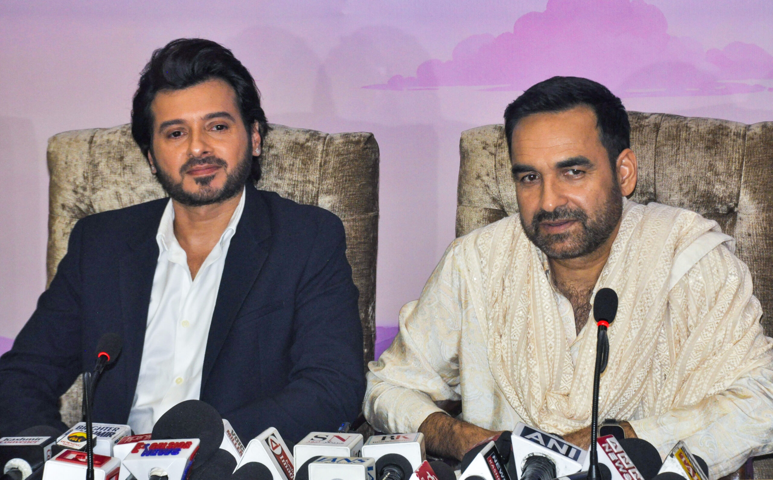Srinagar: Pankaj Tripathi and Divyenndu attend International Film Festival #Gallery Srinagar: Pankaj Tripathi and Divyenndu attend International Film Festival #Gallery