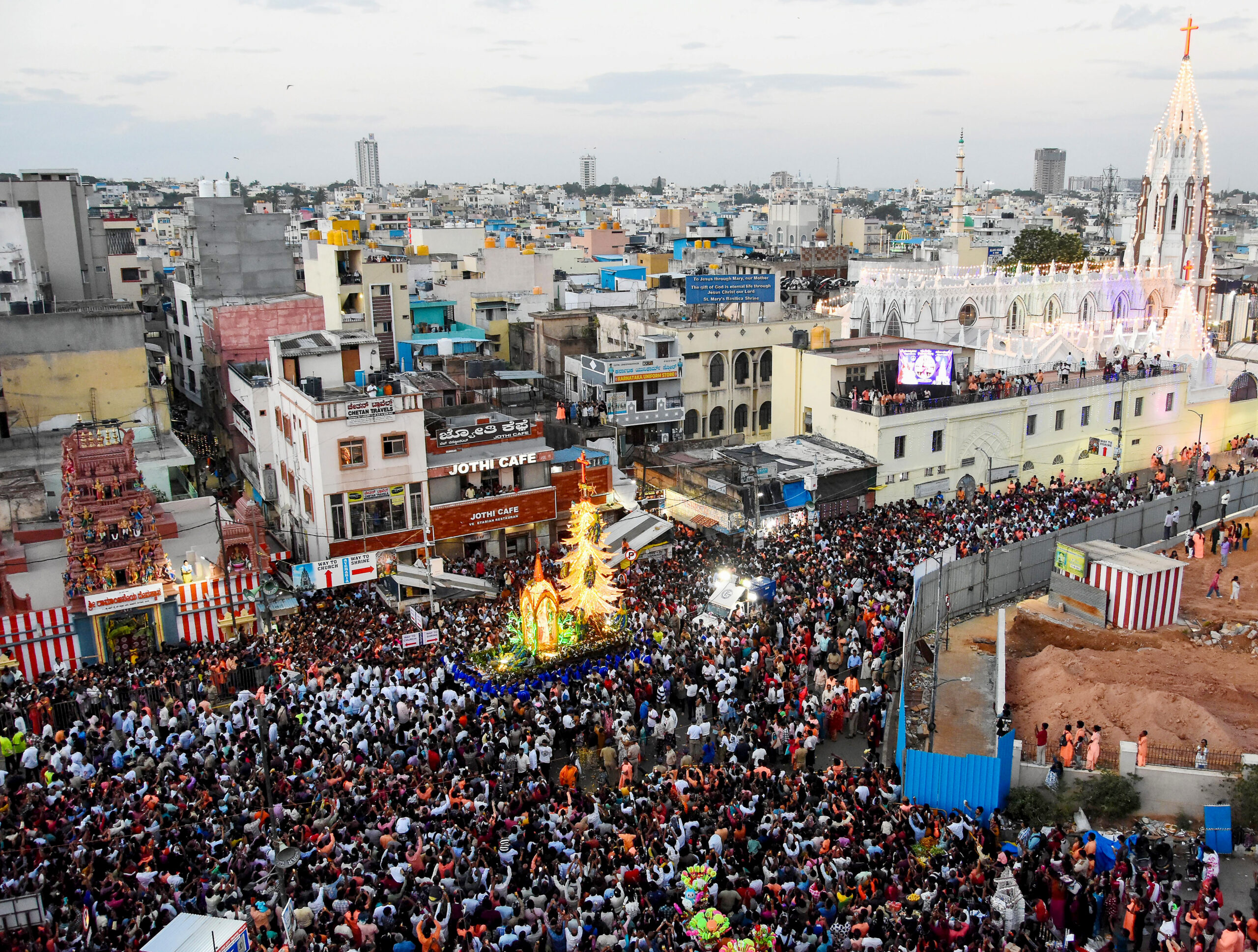 Bengaluru: St Mary’s Annual Feast Chariot Procession #Gallery Bengaluru: St Mary’s Annual Feast Chariot Procession #Gallery