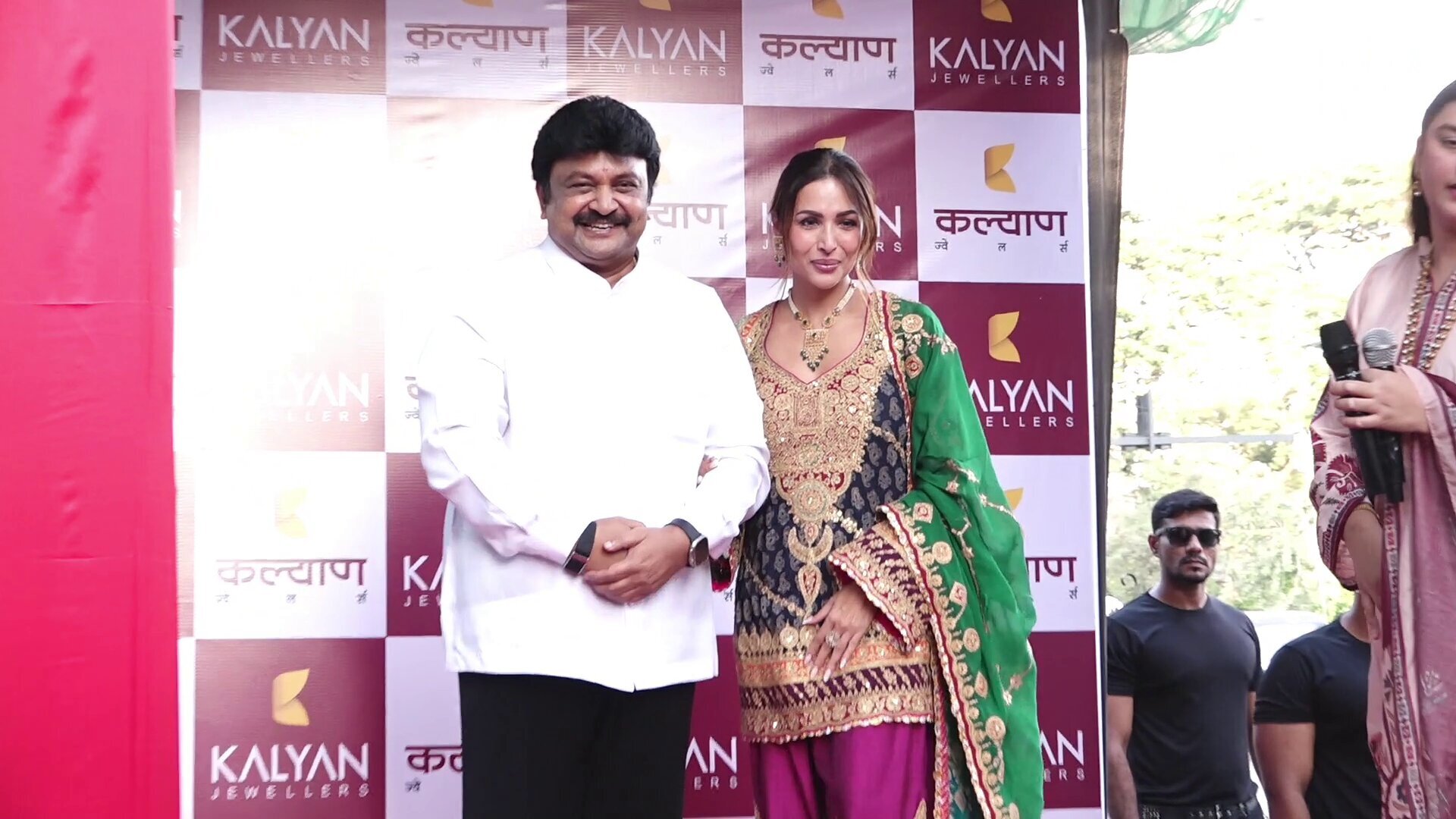 Malaika Arora And Prabhu Ganesan At Inauguration Of The New Kalyan Jewellers Showroom In Mulund Gallery Malaika Arora And Prabhu Ganesan At Inauguration Of The New Kalyan Jewellers Showroom In Mulund Gallery