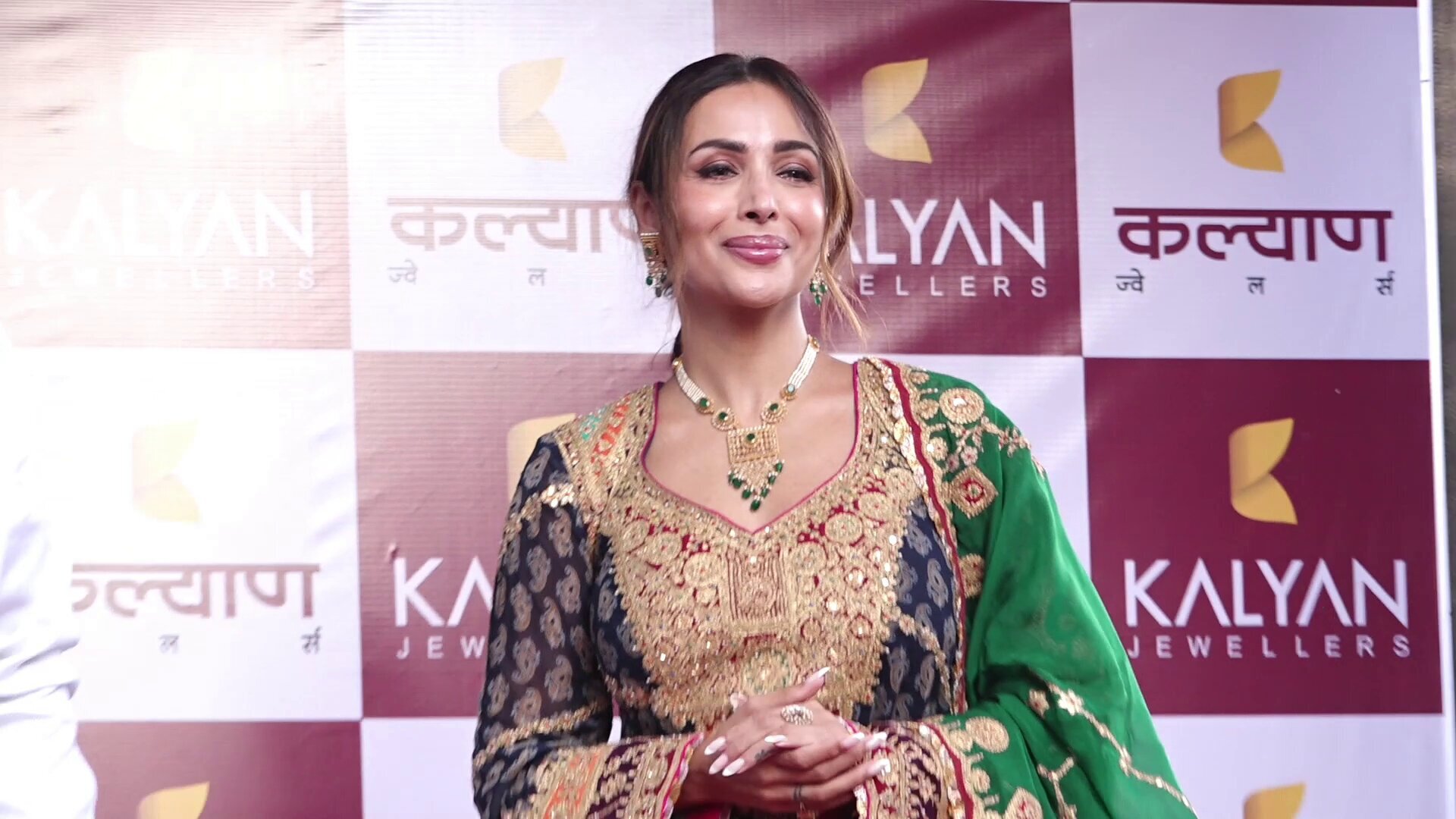 Malaika Arora And Prabhu Ganesan At Inauguration Of The New Kalyan Jewellers Showroom In Mulund Gallery Malaika Arora And Prabhu Ganesan At Inauguration Of The New Kalyan Jewellers Showroom In Mulund Gallery