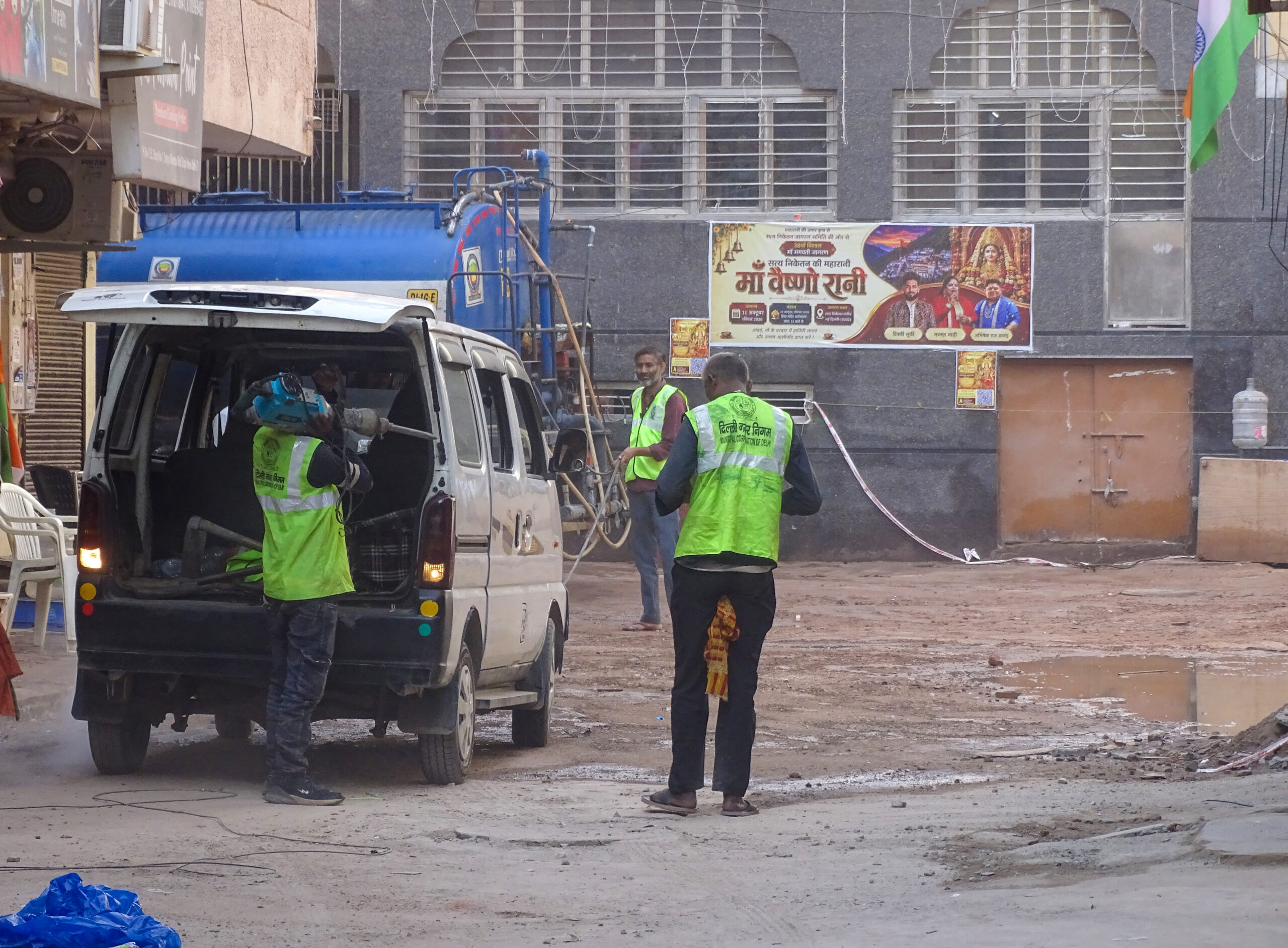 New Delhi: MCD team arrives to carry out controlled demolition of an unsafe building adjoining the site of the Satya Niketan building collapse in New Delhi on Wednesday, September 9, 2026. The adjoining structure, which housed a girls' paying guest accommodation, was declared dangerous following the fatal collapse of a neighbouring building. (Photo: IANS)