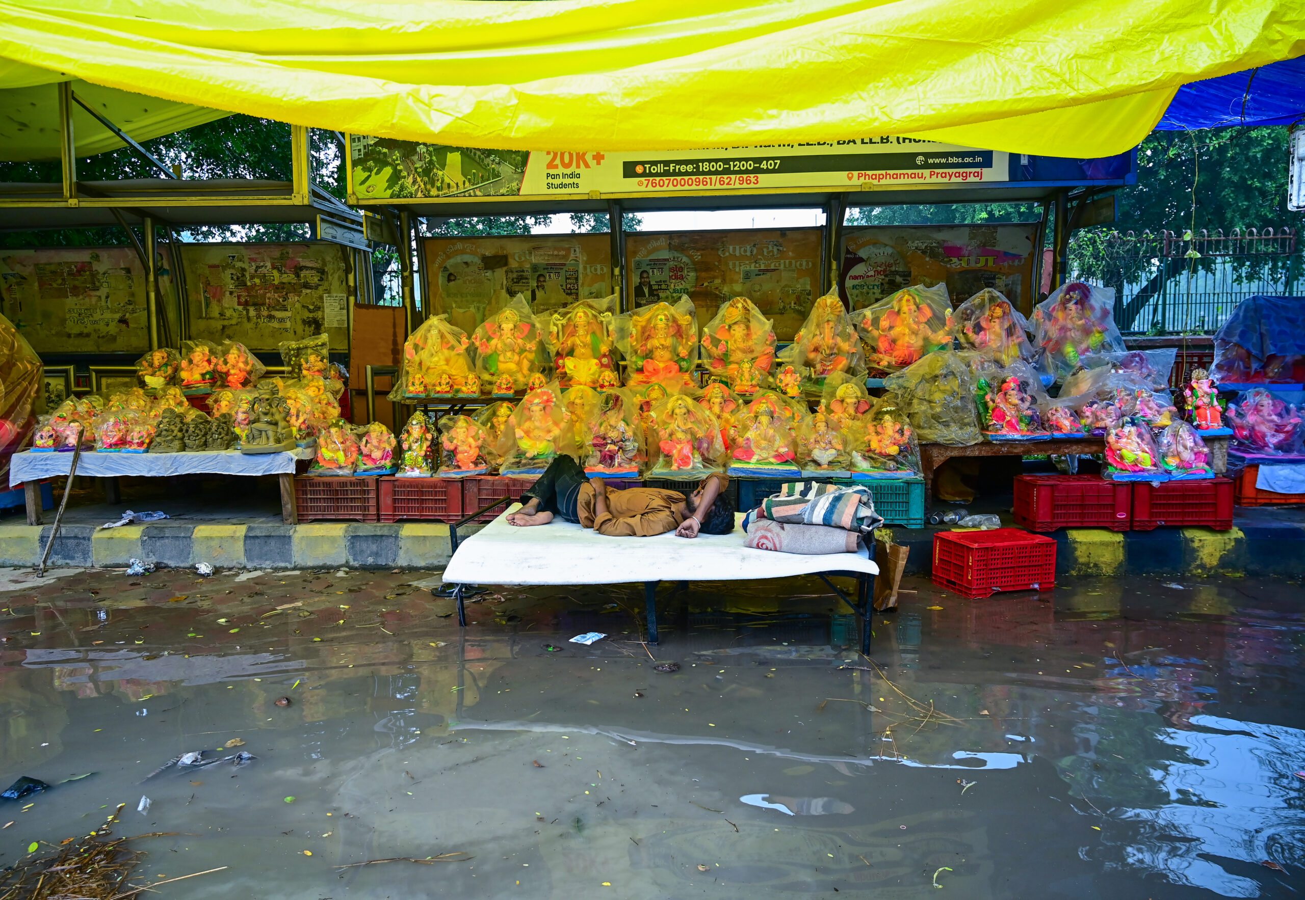 Prayagraj: Rain Disrupts Normal Life #Gallery Prayagraj: Rain Disrupts Normal Life #Gallery