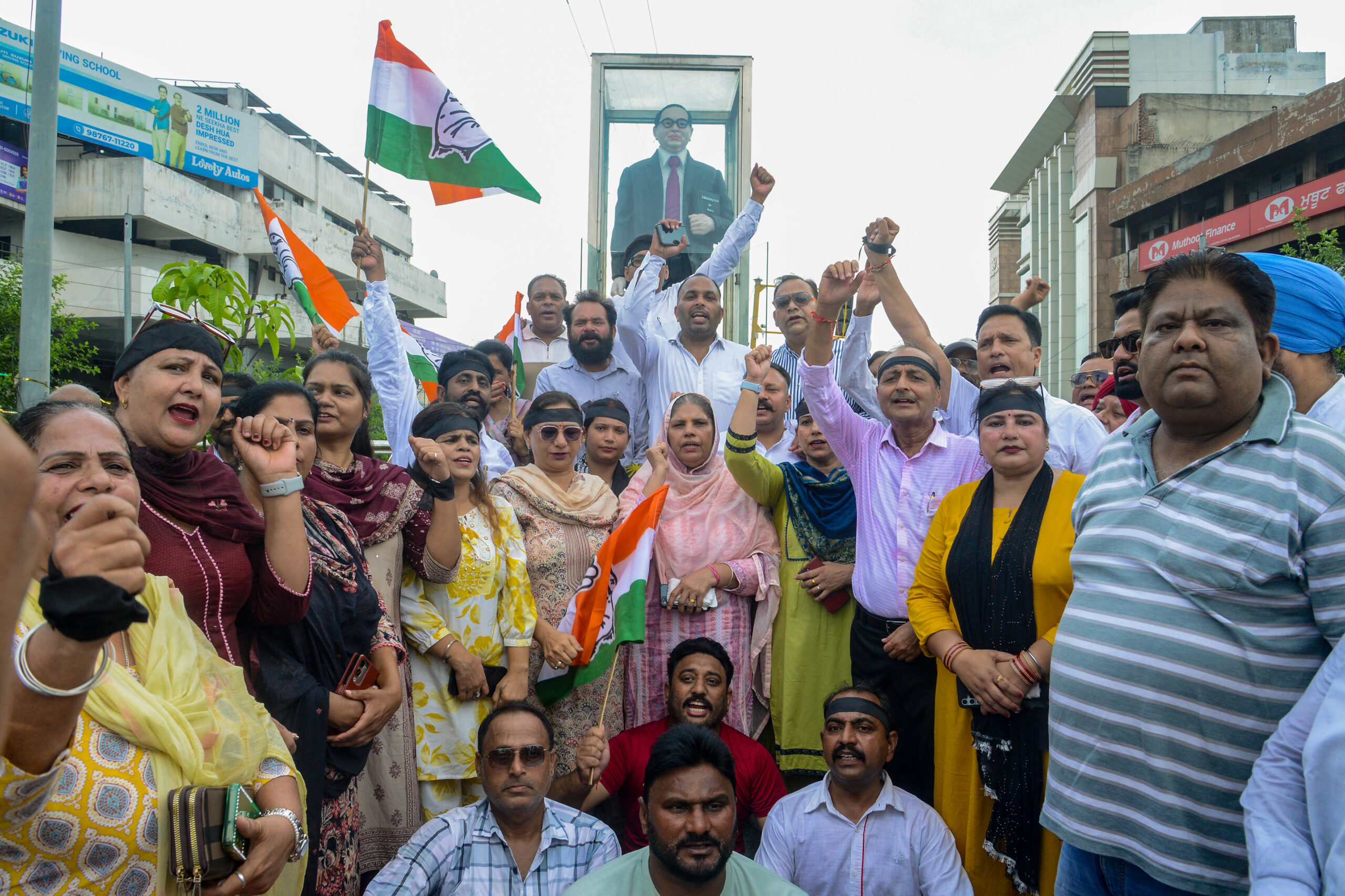 Jalandhar: Congress protests over Ambedkar statue incident #Gallery Jalandhar: Congress protests over Ambedkar statue incident #Gallery