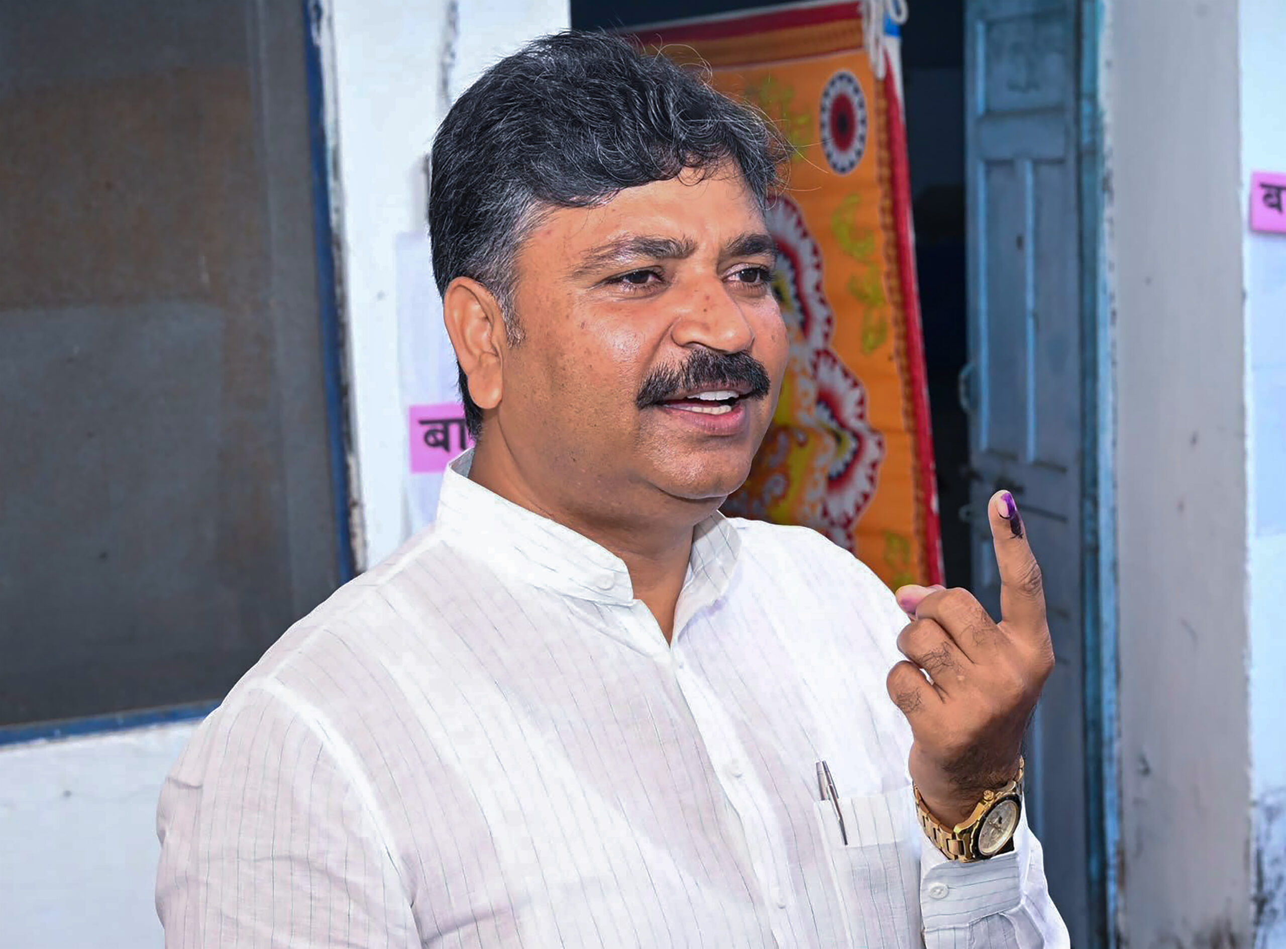 Alwar: Tika Ram Jully Casts Vote in Rajasthan Local Body Polls #Gallery Alwar: Tika Ram Jully Casts Vote in Rajasthan Local Body Polls #Gallery