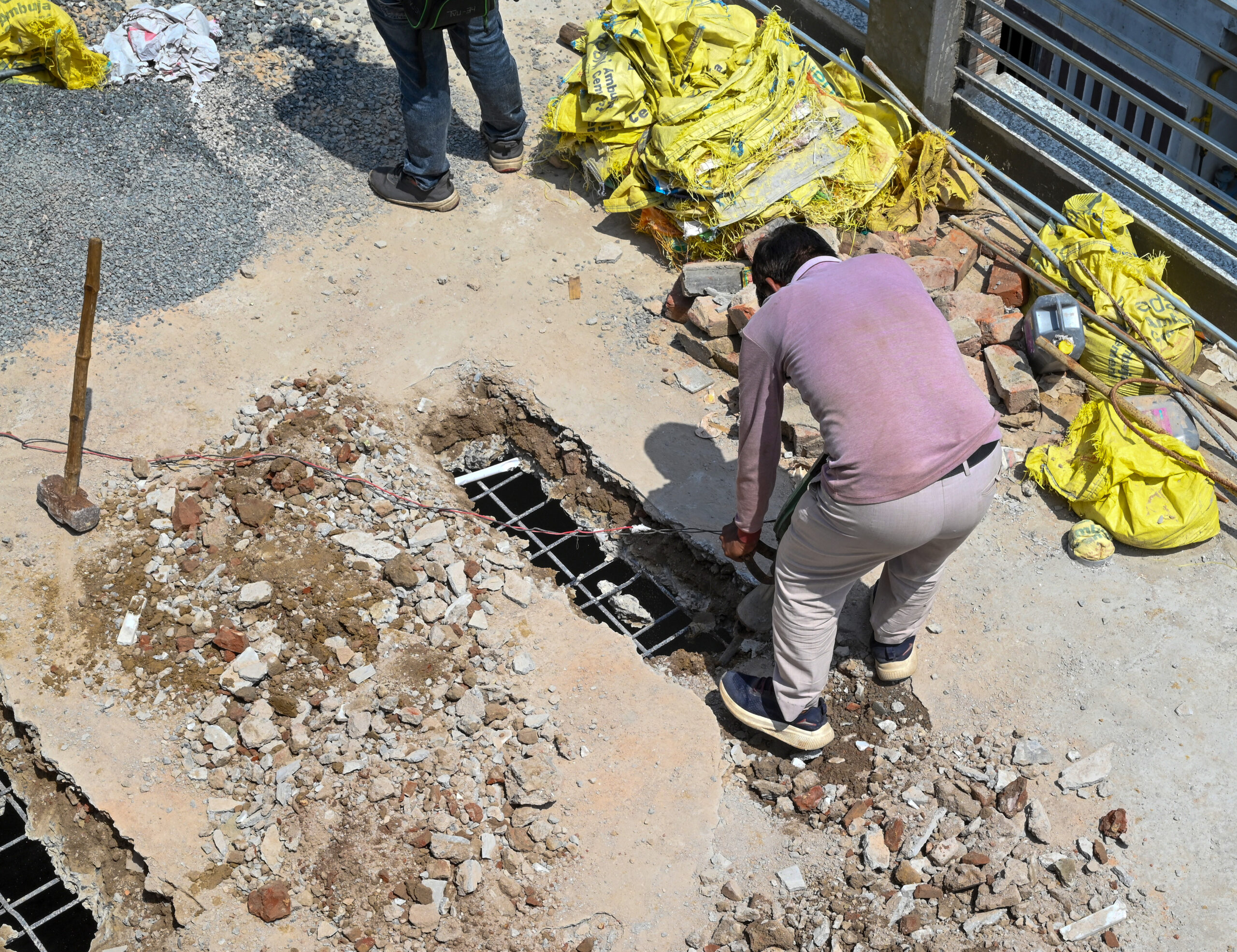 New Delhi: MCD Demolition Drive at PG in Laxmi Nagar #Gallery New Delhi: MCD Demolition Drive at PG in Laxmi Nagar #Gallery