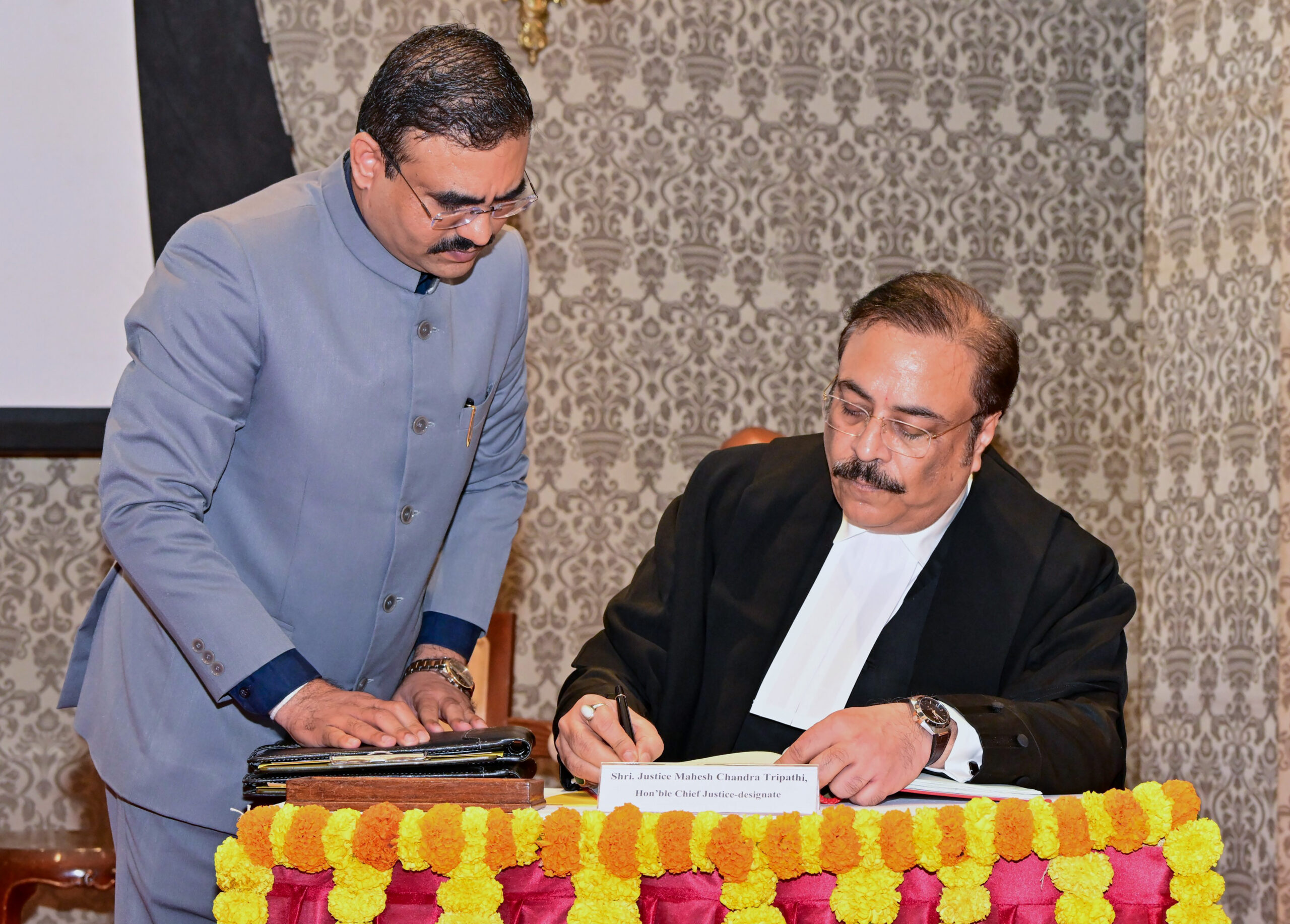 Mumbai: Mahesh Chandra Tripathi Takes Oath as Bombay High Court Chief Justice #Gallery Mumbai: Mahesh Chandra Tripathi Takes Oath as Bombay High Court Chief Justice #Gallery