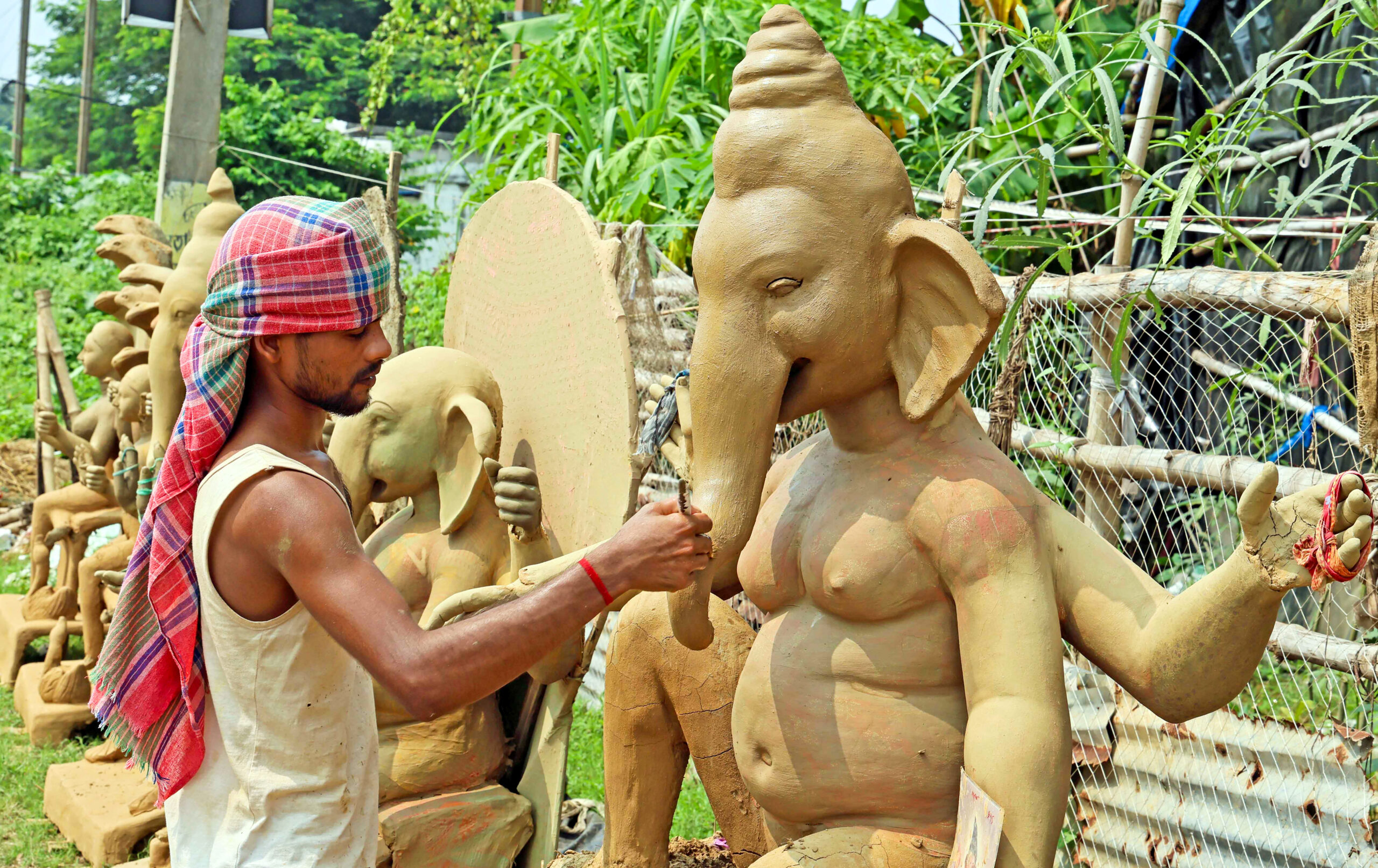 Bolpur: Artisans craft Ganesha idols #Gallery Bolpur: Artisans craft Ganesha idols #Gallery