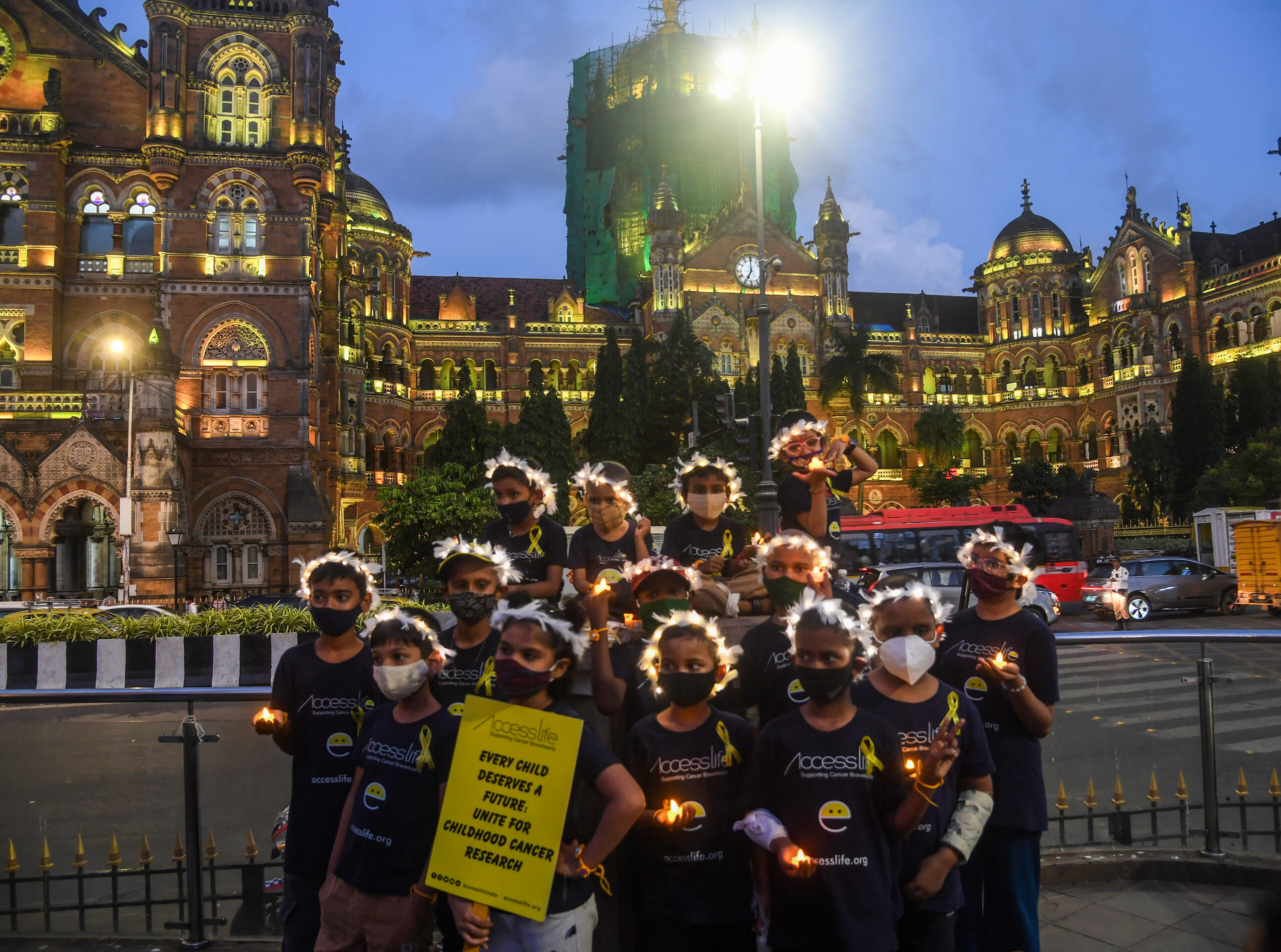 Mumbai: Chhatrapati Shivaji Maharaj Terminus Illuminated for Childhood Cancer Awareness #Gallery Mumbai: Chhatrapati Shivaji Maharaj Terminus Illuminated for Childhood Cancer Awareness #Gallery
