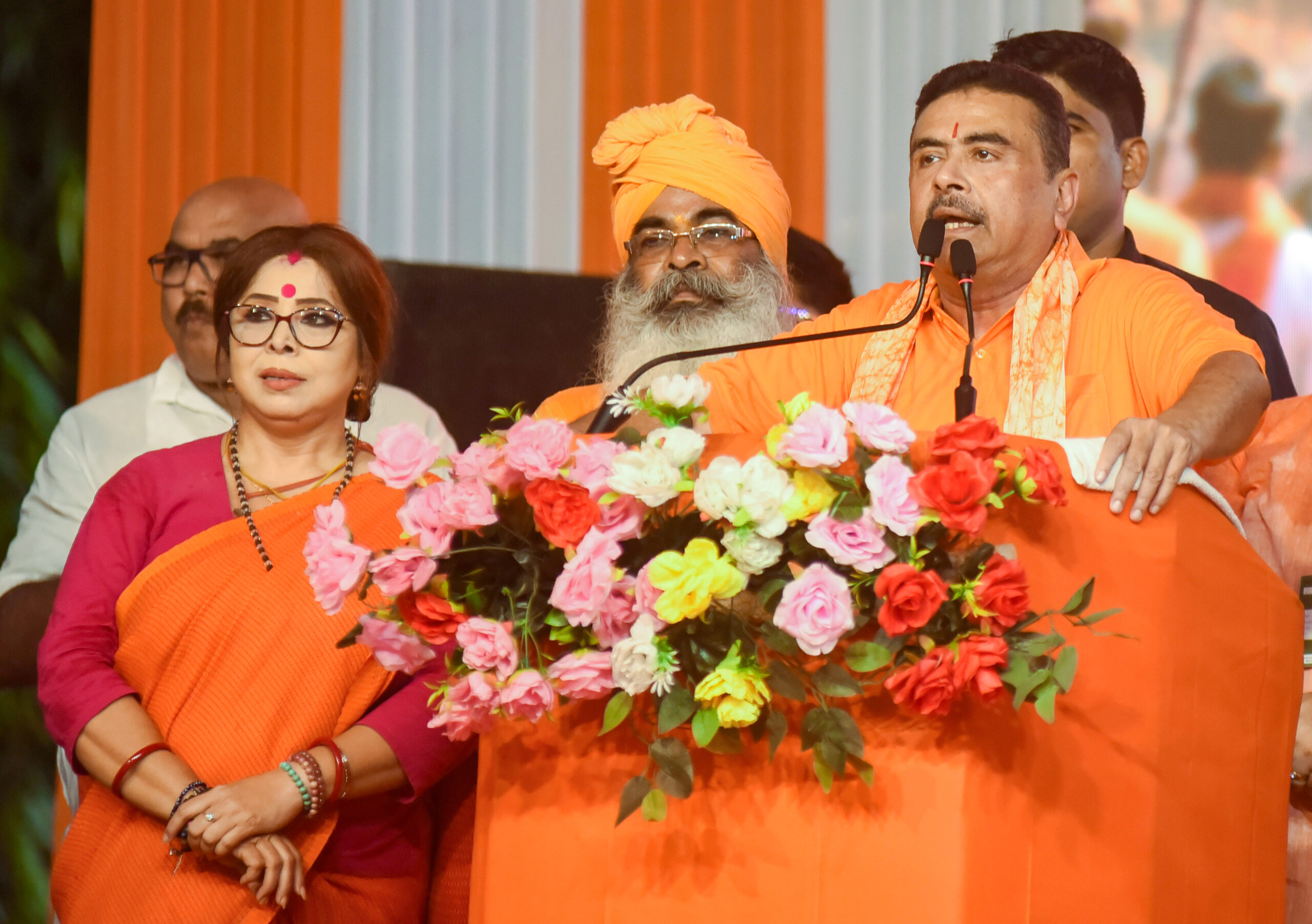Kolkata: CM Suvendu Adhikari participates in the 'Gerua Samman Yatra' #Gallery Kolkata: CM Suvendu Adhikari participates in the 'Gerua Samman Yatra' #Gallery