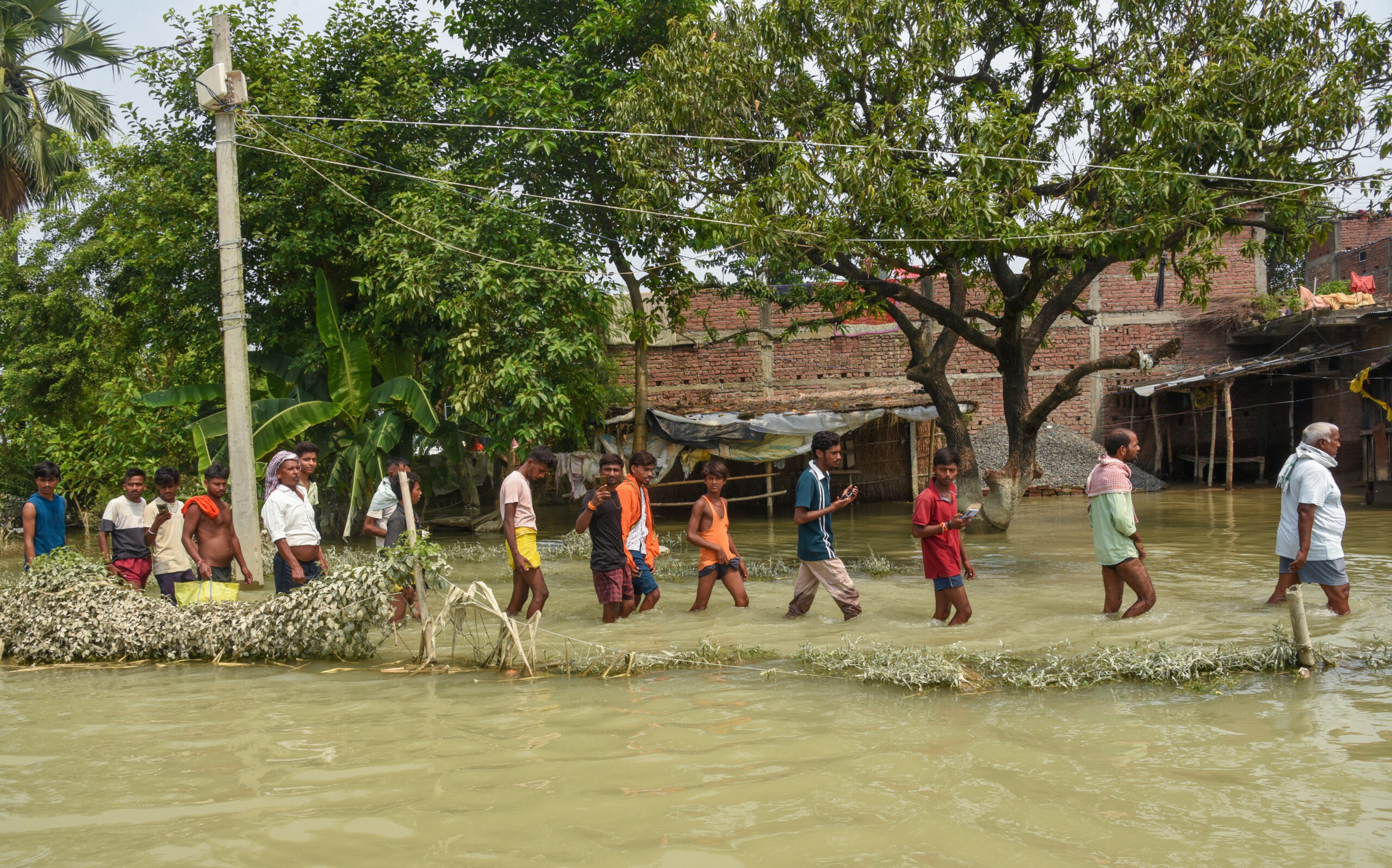 Saran: People Wade Through Flooded Area #Gallery Saran: People Wade Through Flooded Area #Gallery