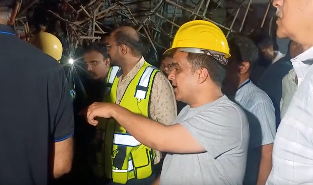 Gandhinagar: A portion of an under construction building collapsed in Kudasan #Gallery Gandhinagar: A portion of an under construction building collapsed in Kudasan #Gallery