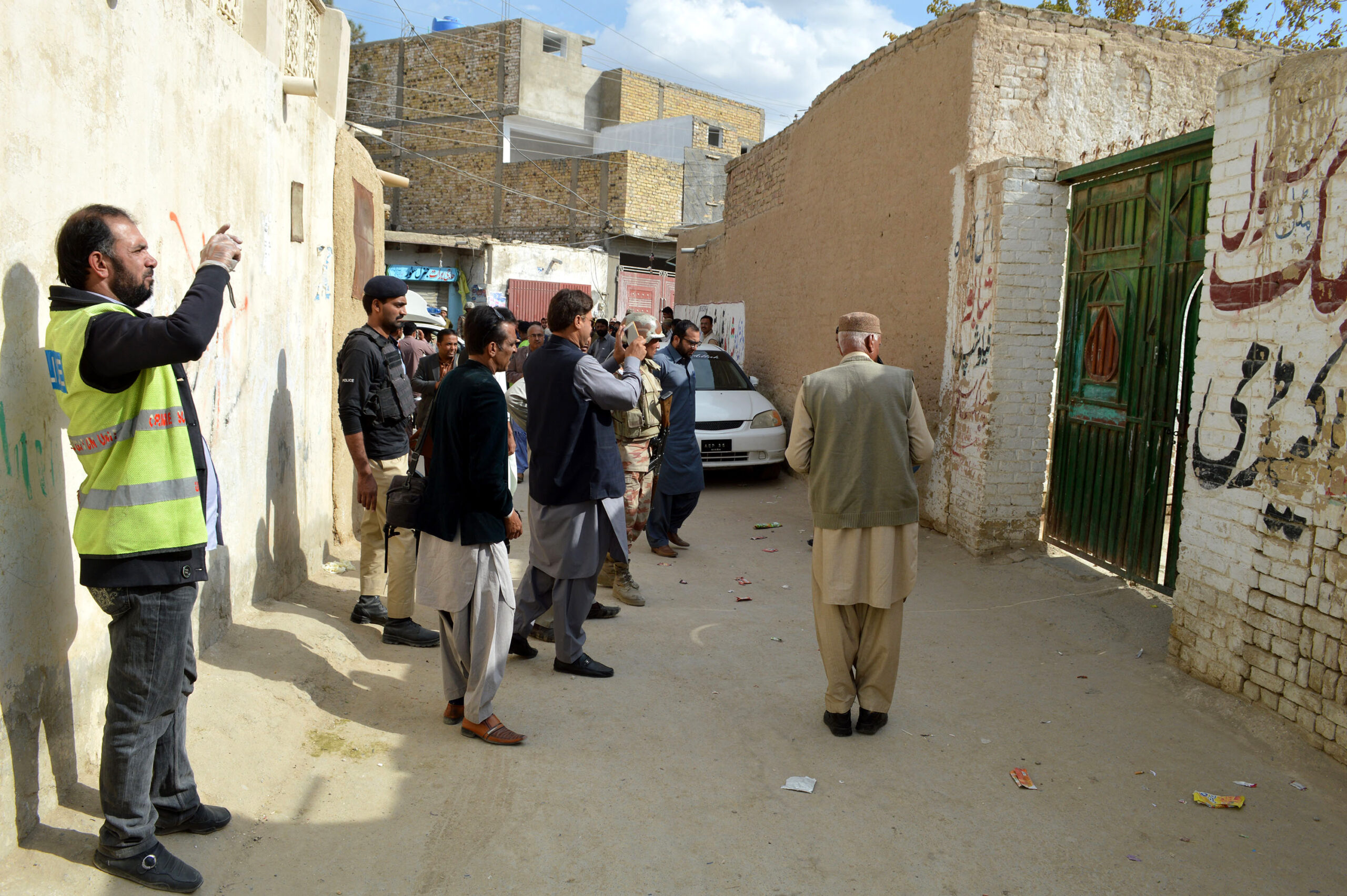 Pakistan: Christian teenager severely injured by mob for protecting girls Pakistan: Christian teenager severely injured by mob for protecting girls