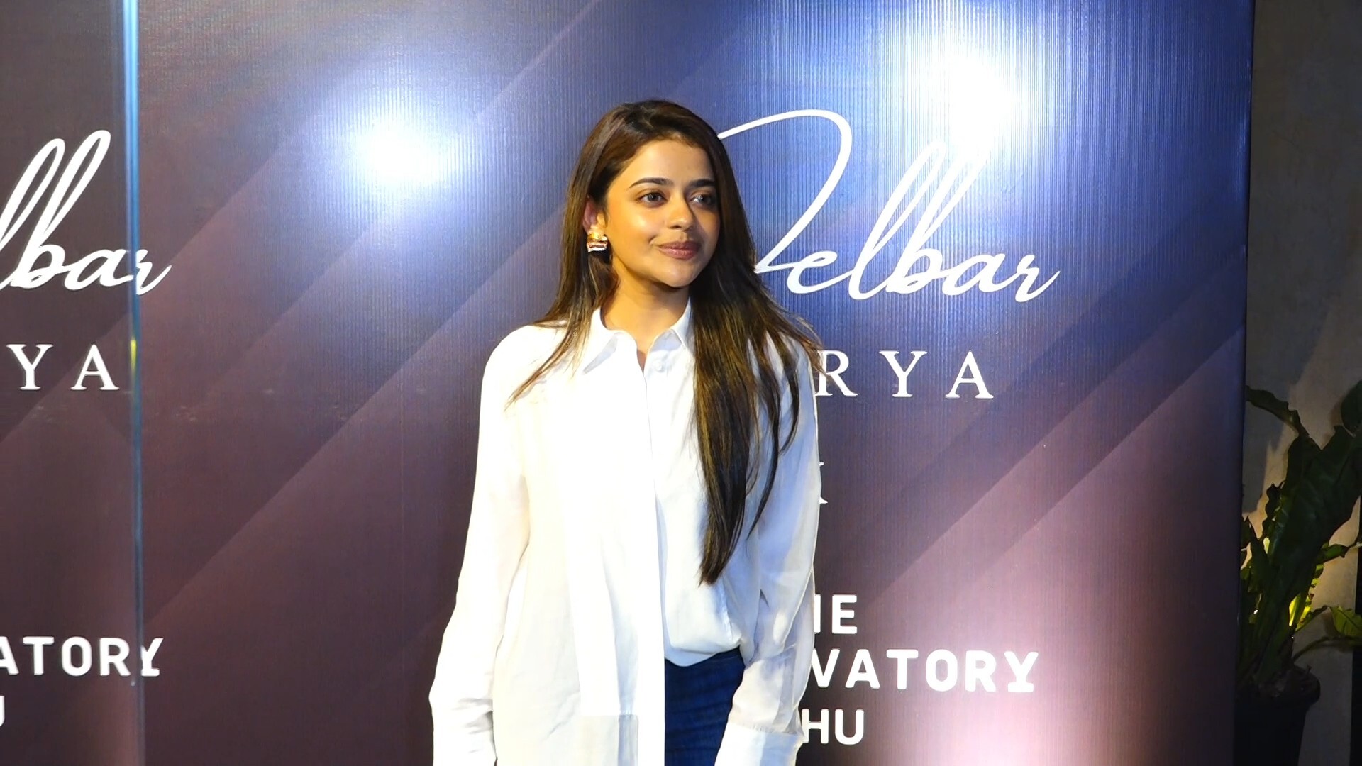Zareen Khan, Riva Kishan, Kushal Tandon, Sohail Khan And Others At Delbar Arya's Alliance Party Gallery Zareen Khan, Riva Kishan, Kushal Tandon, Sohail Khan And Others At Delbar Arya's Alliance Party Gallery