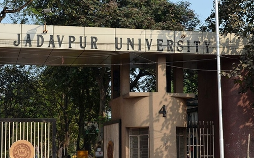 Bengal Guv RN Ravi appoints temporary registrar and finance officer for Jadavpur University Bengal Guv RN Ravi appoints temporary registrar and finance officer for Jadavpur University