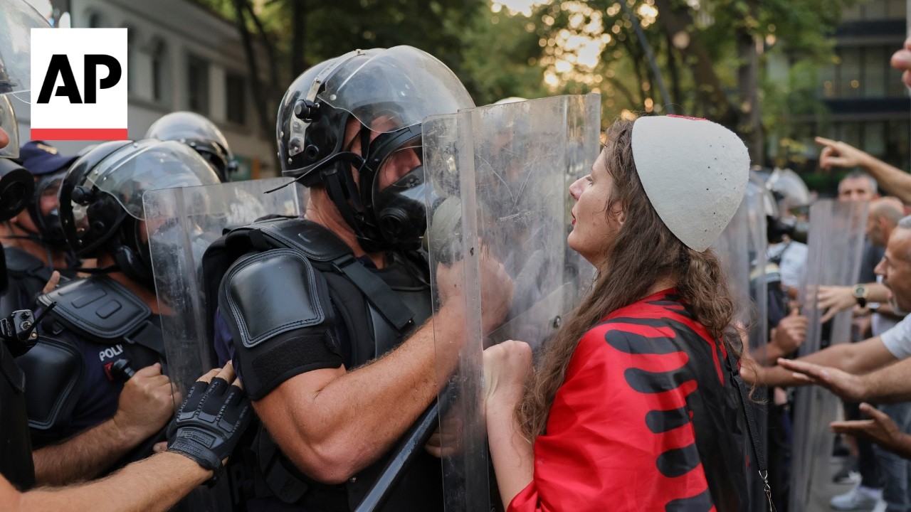 Albanian police clash with protesters over Trump-linked luxury development on 100th day (Video) Albanian police clash with protesters over Trump-linked luxury development on 100th day (Video)