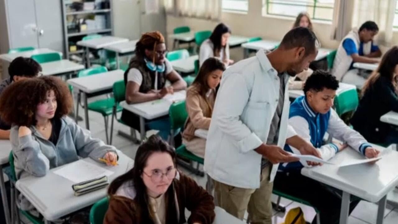 American students' reading scores falling behind international peers (Video) American students' reading scores falling behind international peers (Video)