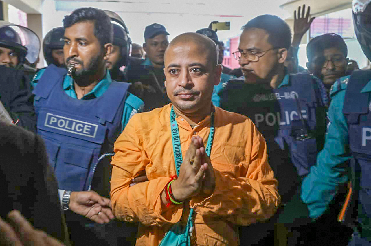 Bangladesh: Hindu priest Chinmoy Krishna Das's mother dies without seeing jailed son Bangladesh: Hindu priest Chinmoy Krishna Das's mother dies without seeing jailed son