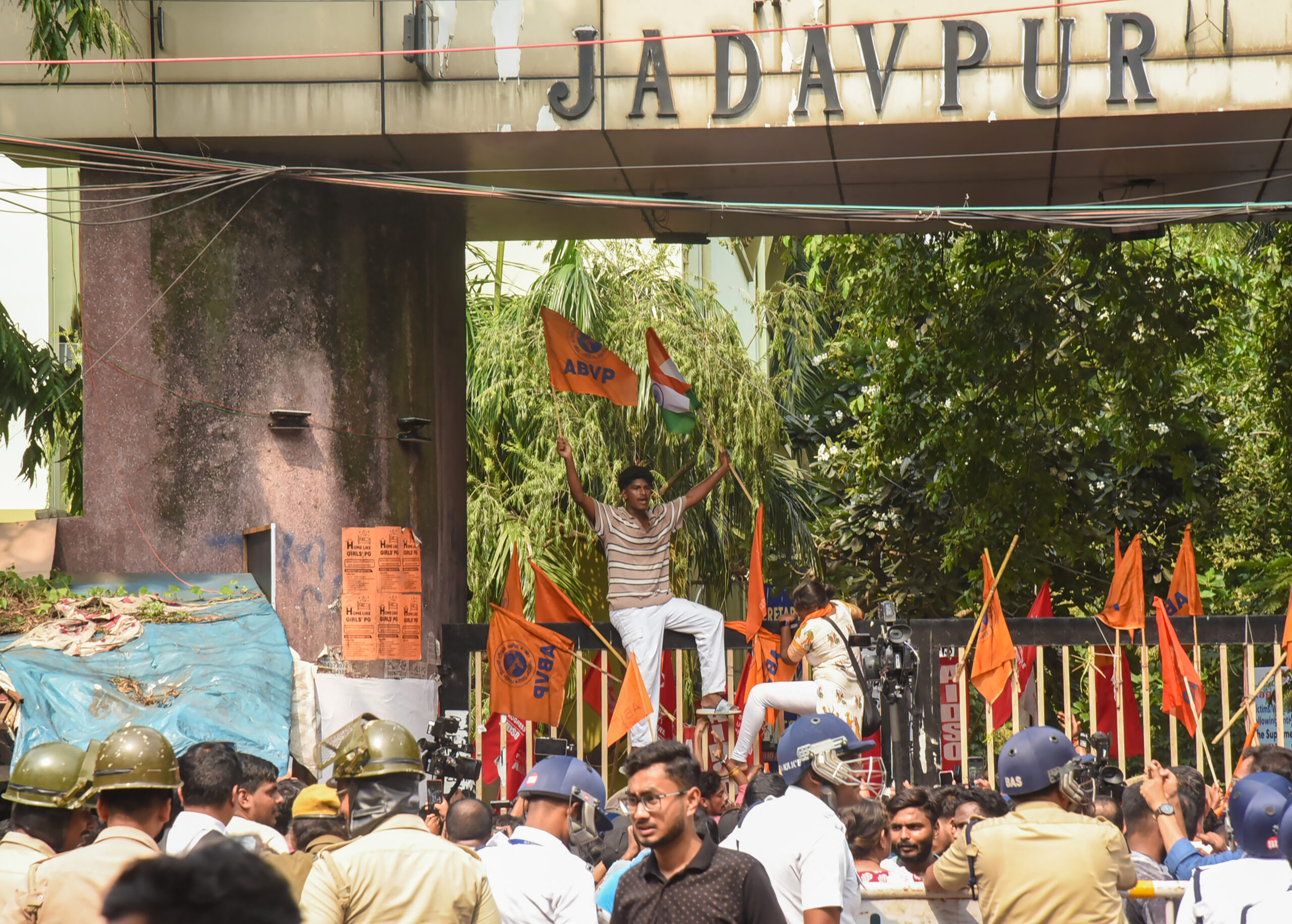Kolkata: Members of the Akhil Bharatiya Vidyarthi Parishad (ABVP) during a protest outside the Jadavpur University gate following a clash with SFI and other Left-wing student organisations at the university in Kolkata on Thursday, August 20, 2026. (Photo: IANS)