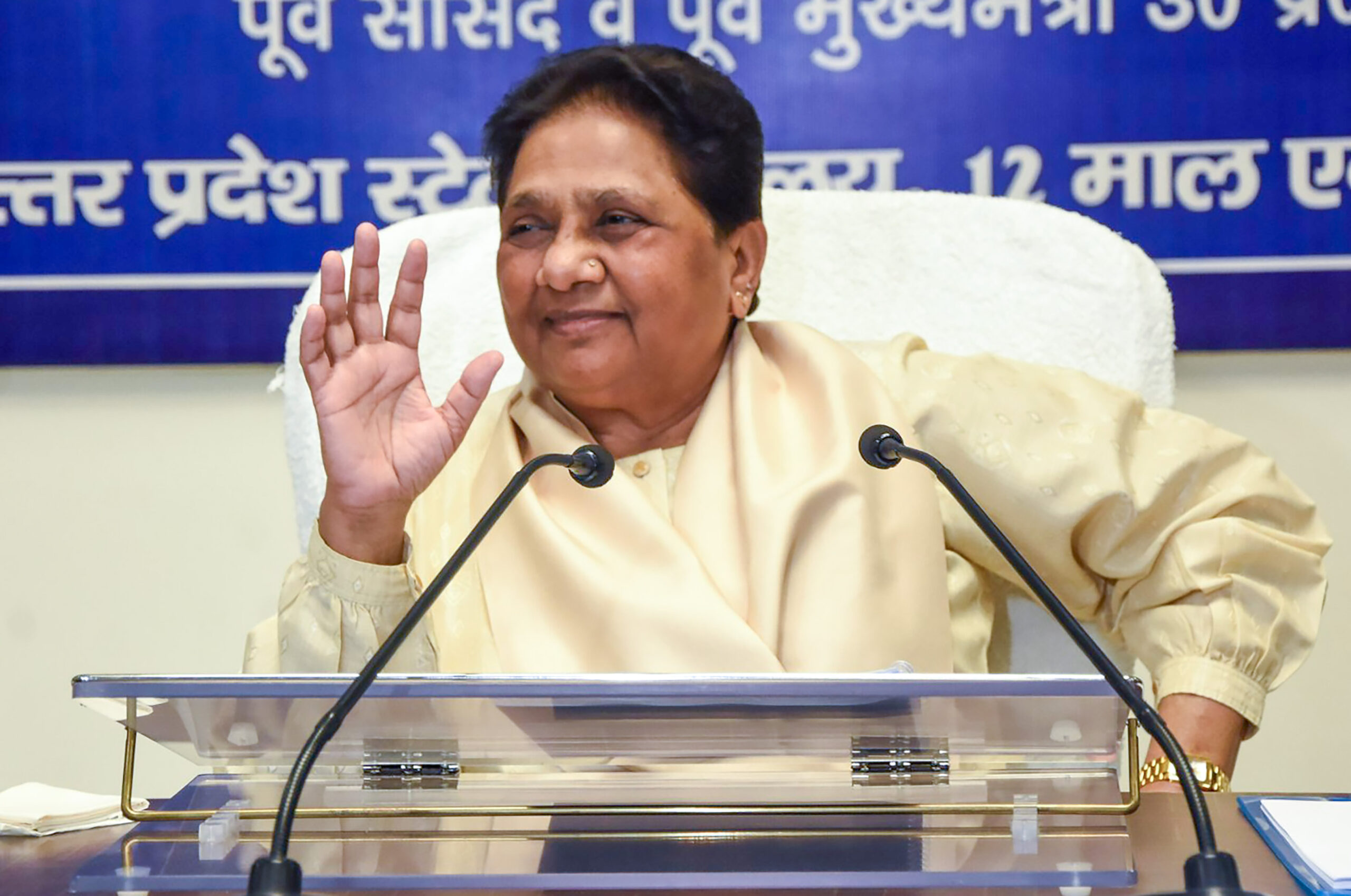Lucknow: Bahujan Samaj Party (BSP) national president Mayawati chairs a BSP Uttar Pradesh review meeting, in Lucknow on Monday, August 31, 2026. (Photo: IANS/X/@Mayawati)