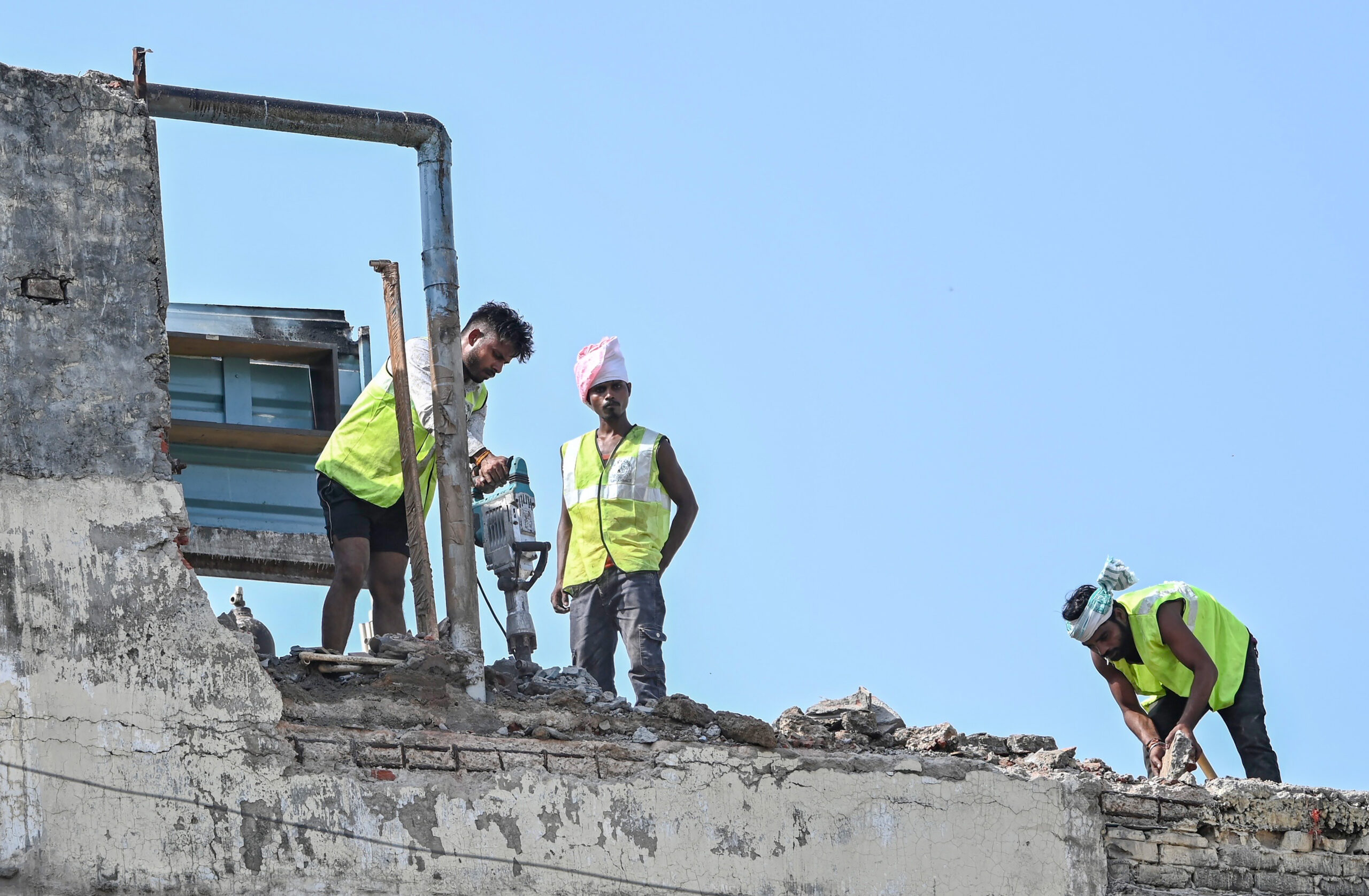 SC asks authorities to report action taken on unauthorised constructions across country SC asks authorities to report action taken on unauthorised constructions across country
