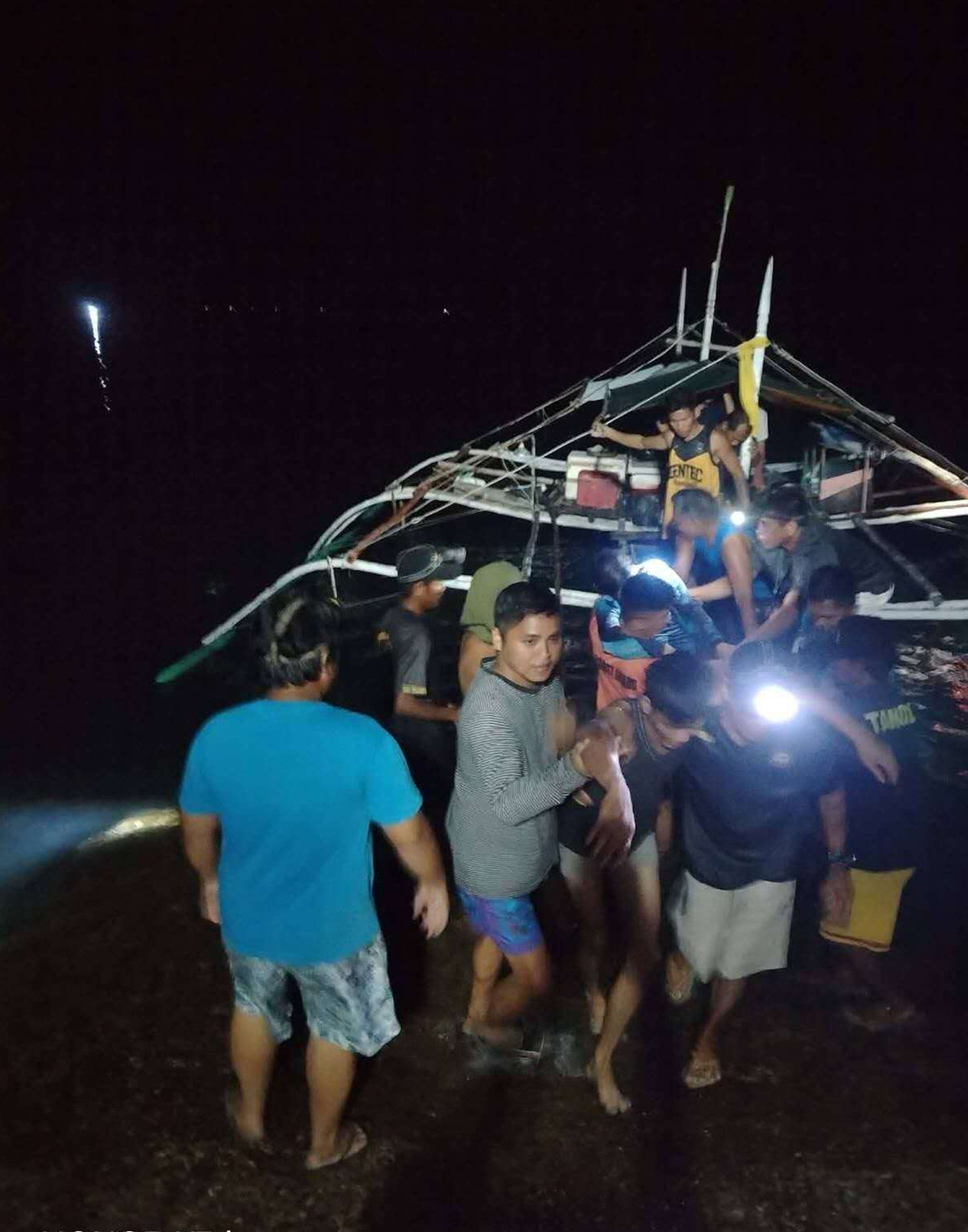 Palawan: People participate in a rescue operation in Palawan Province of the Philippines, Sept. 9, 2026. At least five were killed, and 87 remain missing after a vessel caught fire on Wednesday off the waters of a tourist hotspot in Palawan Province of the Philippines, said the local coast guard on Thursday. (Photo: Xinhua via IANS)