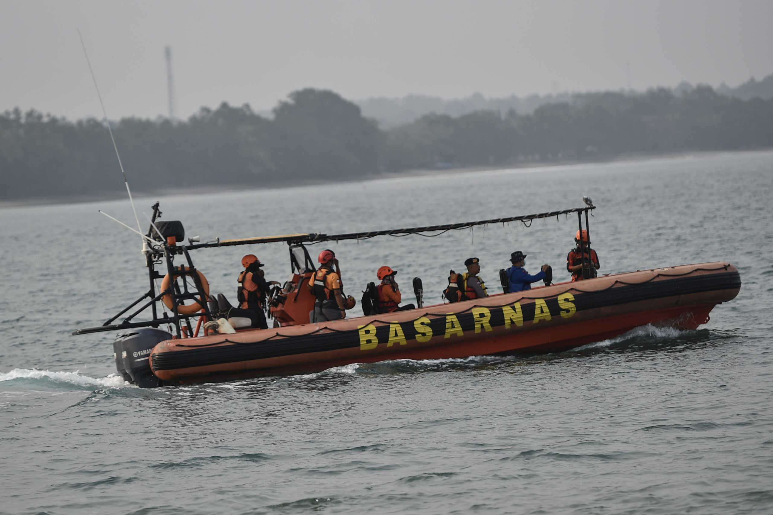 Pandeglang: Rescuers head out to sea by boat to conduct a search and rescue operation in Pandeglang, Banten Province, Indonesia, Sept. 10, 2026. Indonesian rescuers on Wednesday expanded the search area for a speedboat carrying eight people, including five journalists, that lost contact while covering the eruption of Mount Anak Krakatau in the Sunda Strait. The boat departed from a pier in Carita, Banten province, at around 2 p.m. local time on Monday for the area around Mount Anak Krakatau before losing contact, according to the National Search and Rescue Agency. (Photo: Xinhua via IANS)